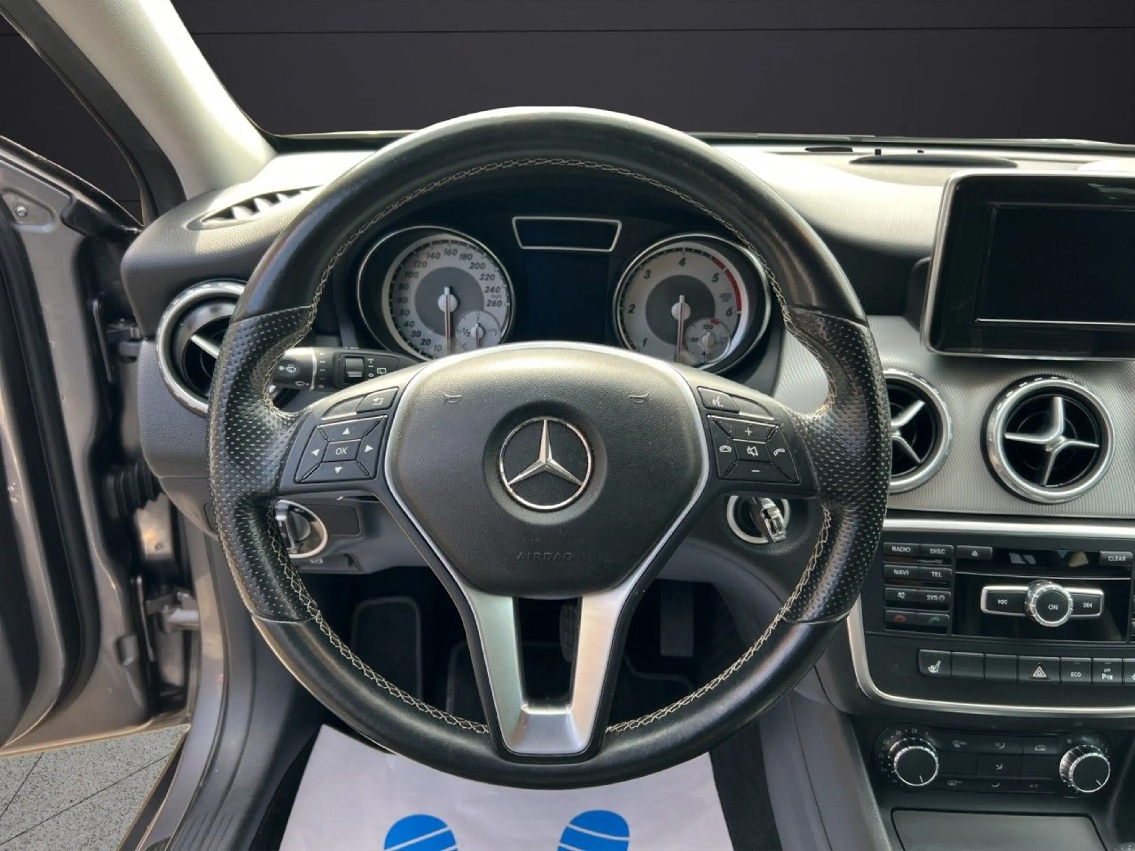 Mercedes-Benz GLA 200 CDI / d XEN KLIMA SHZG NAV KAM AHK — photo 10