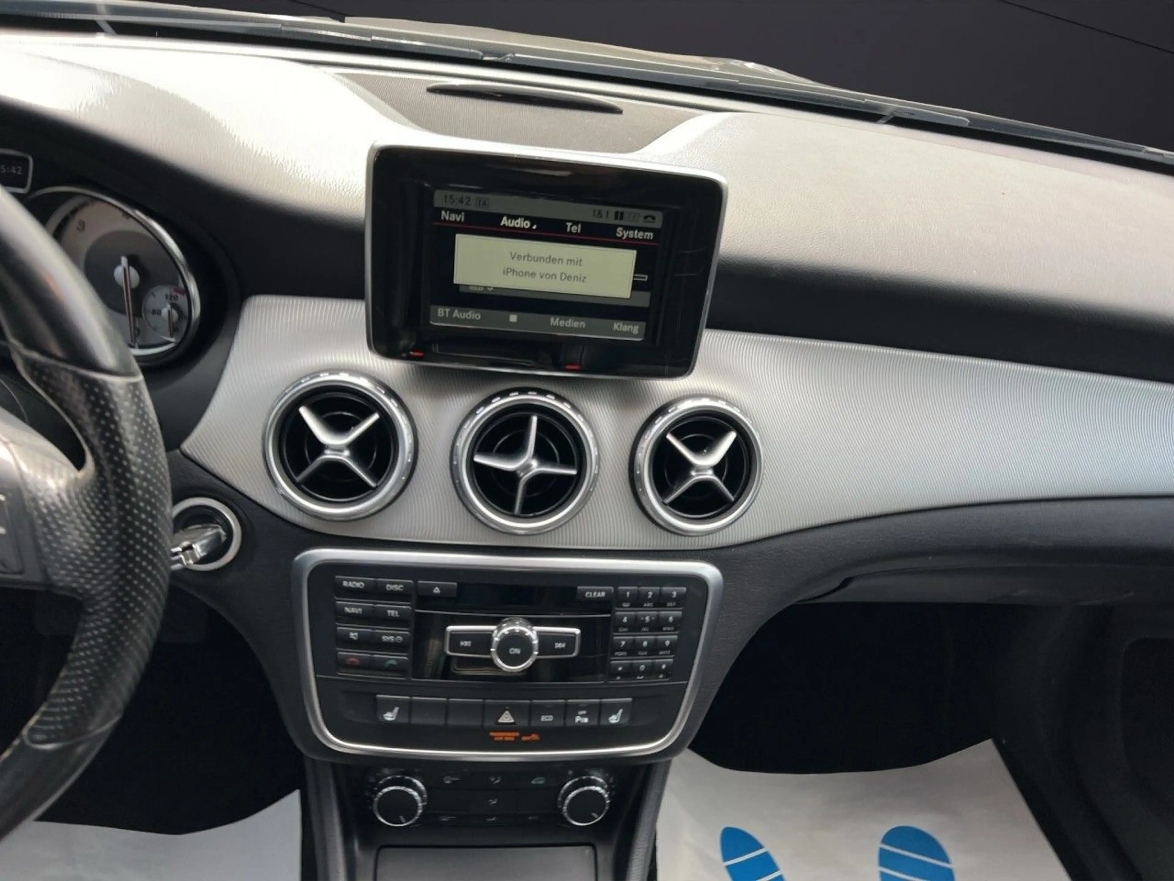 Mercedes-Benz GLA 200 CDI / d XEN KLIMA SHZG NAV KAM AHK — photo 15