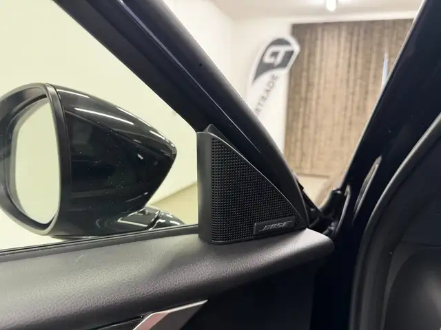 Mazda CX-60 view 9