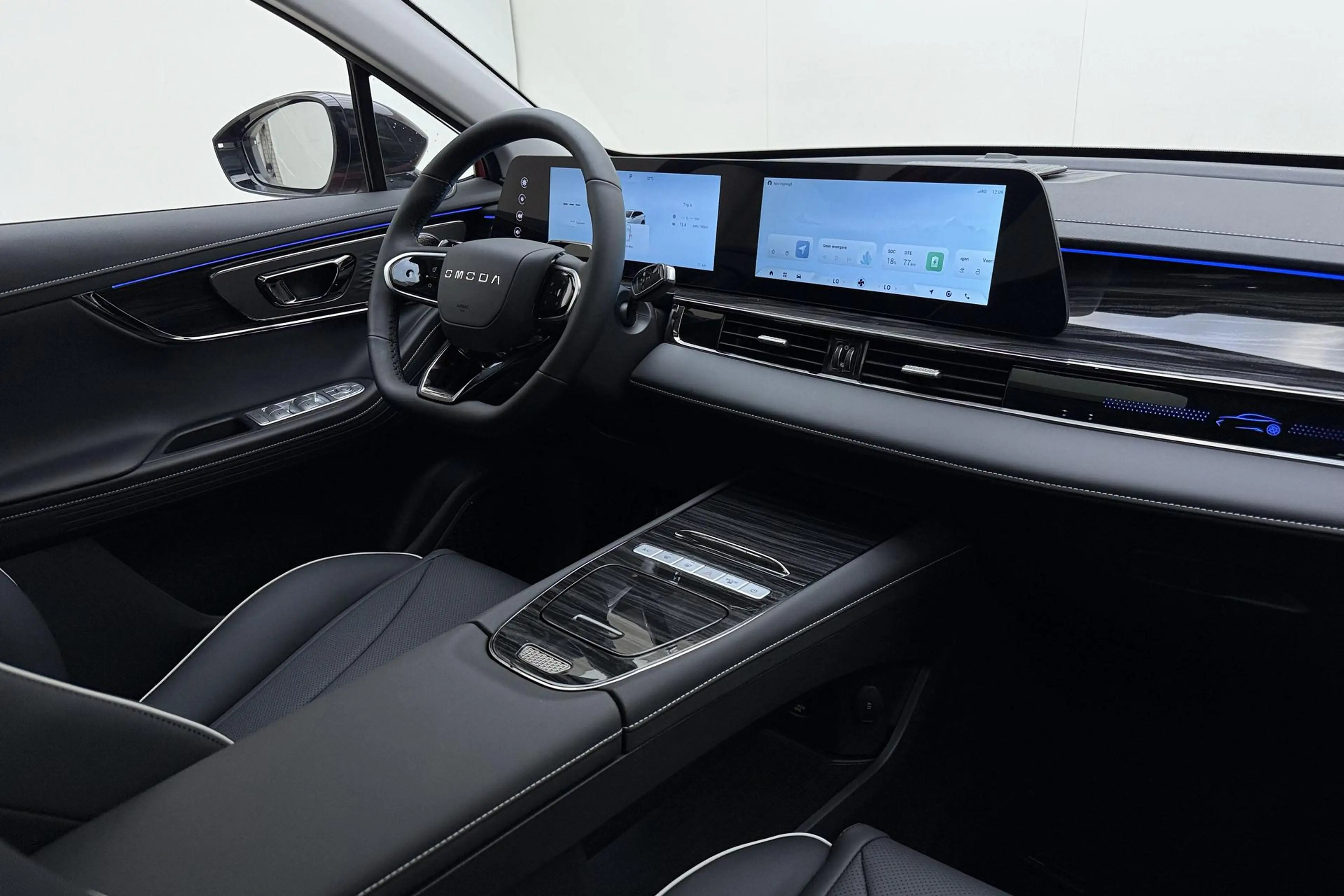 Omoda 5 EV Premium 61 kWh | Camera's rondom | Schuif/kante — photo 14