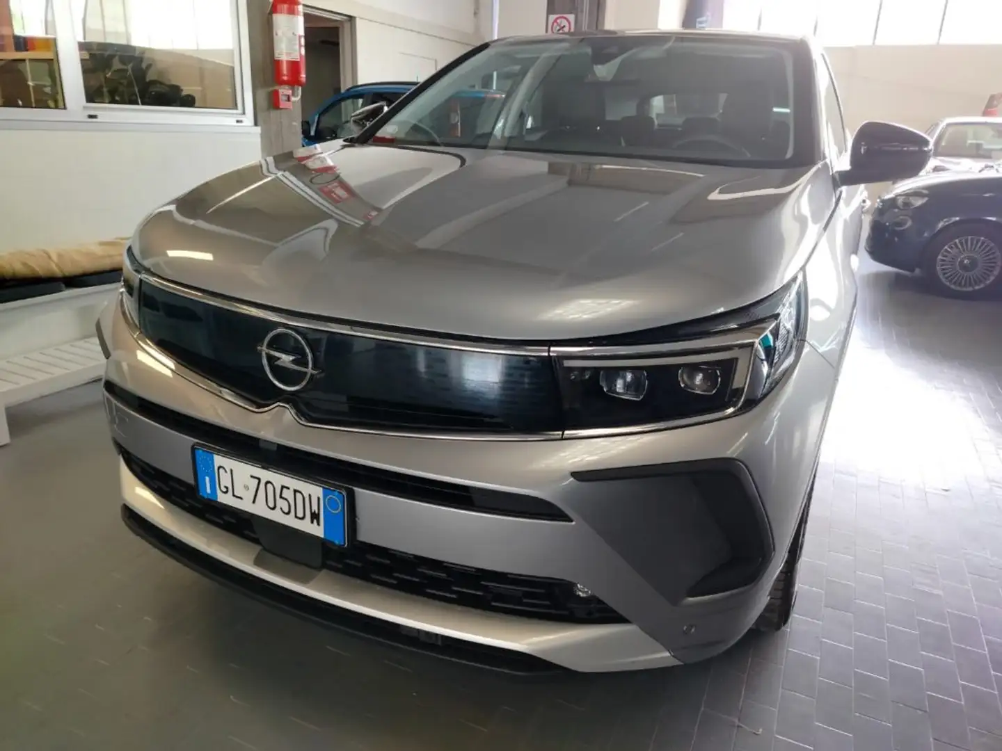Opel Grandland 1.2 Turbo 12V 130 CV aut. Business Elegance Grigio - 2