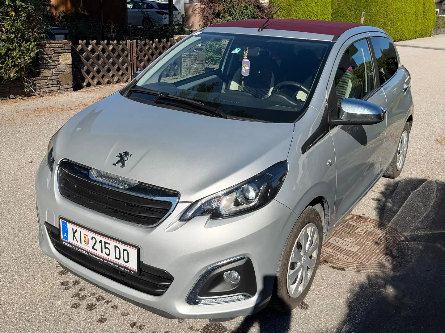 Peugeot 108 108 1,0 VTi 68 Top! Allure ASG5 Top! Allure Silber - 2