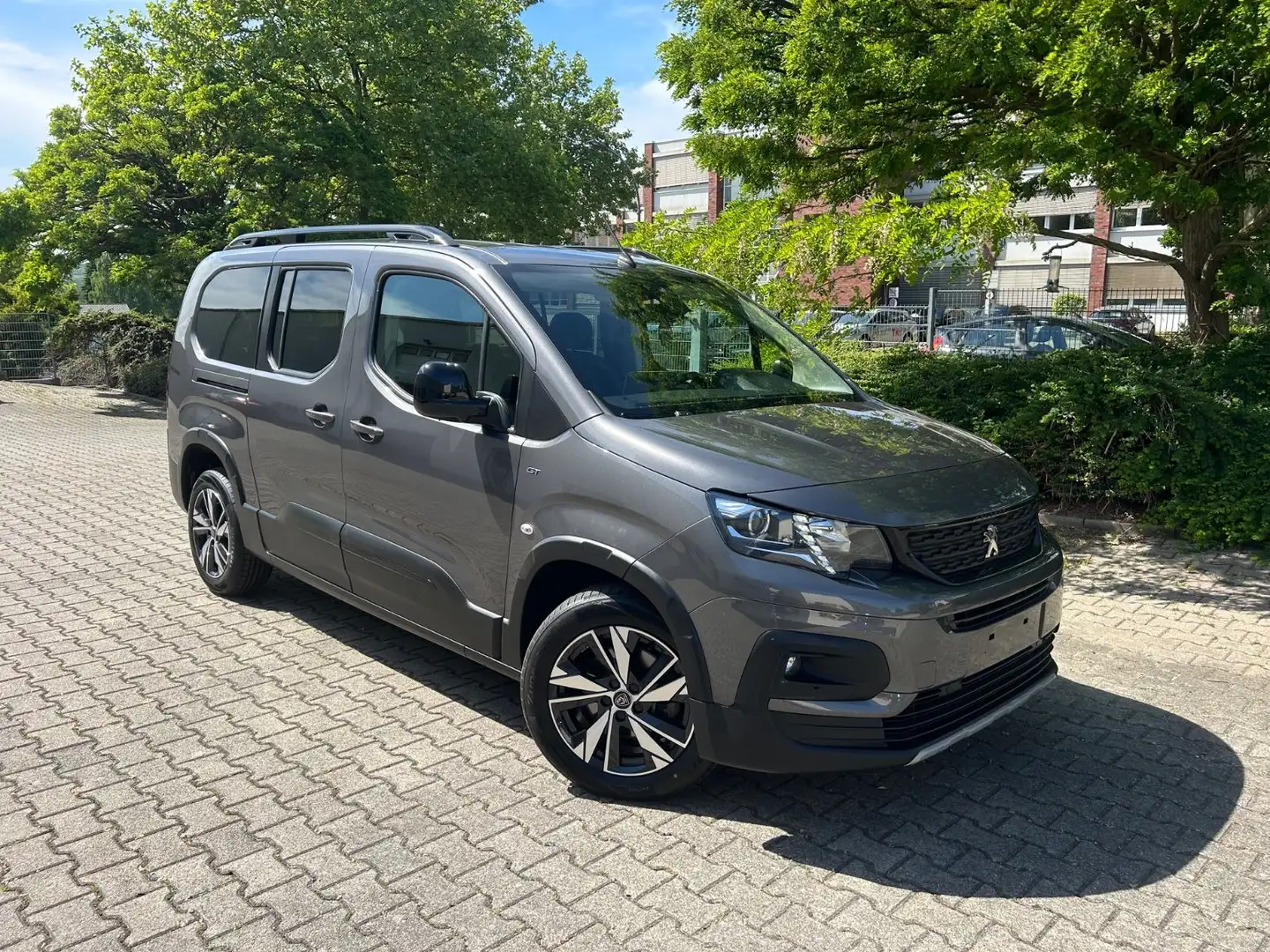 Peugeot Rifter Allure GT L2 PureTech 130 AET8 Gri - 2