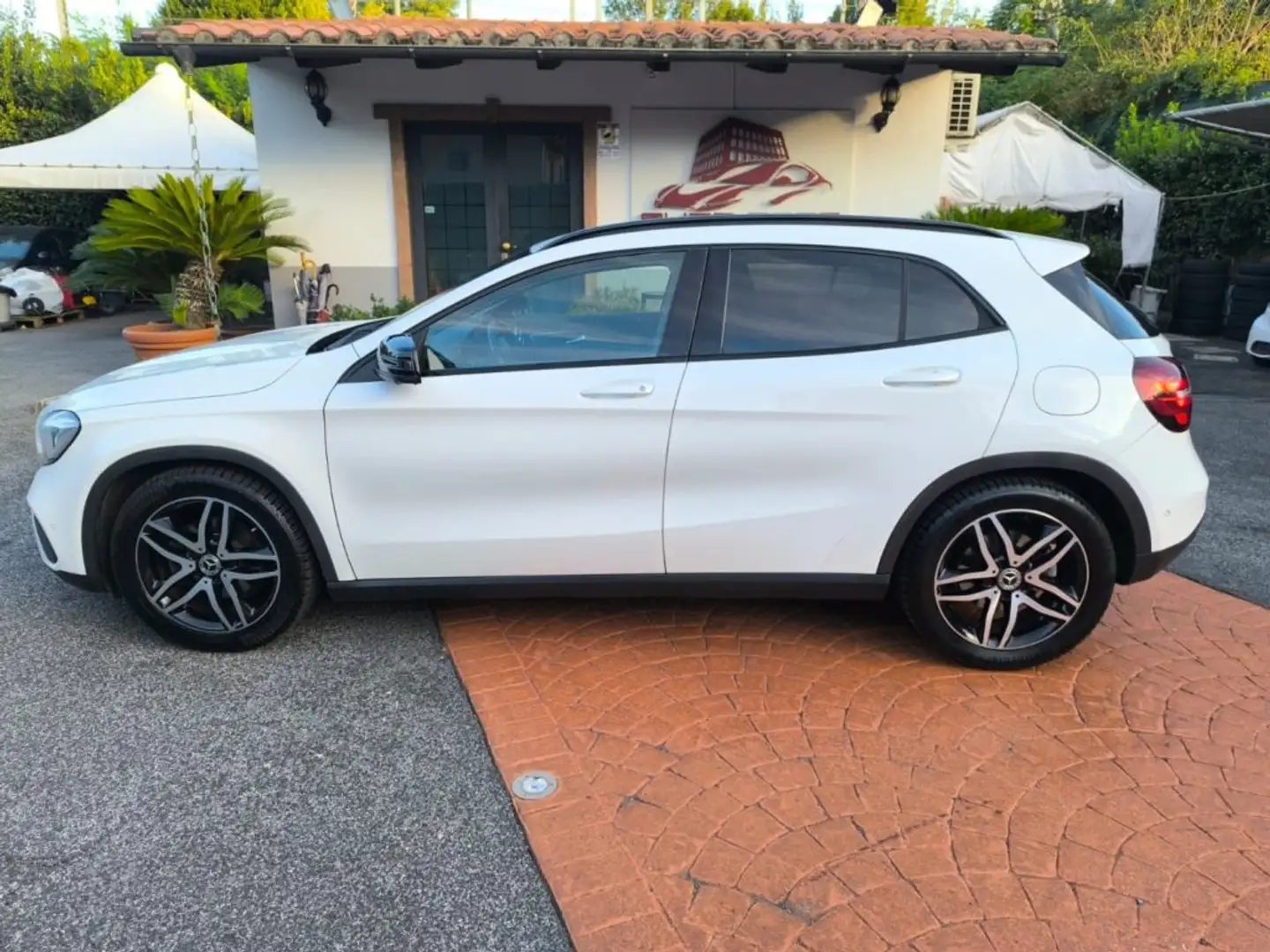 Mercedes-Benz GLA 220 d Automatic Premium PREZZO REALE! CarPlay! CAM! Bianco - 2