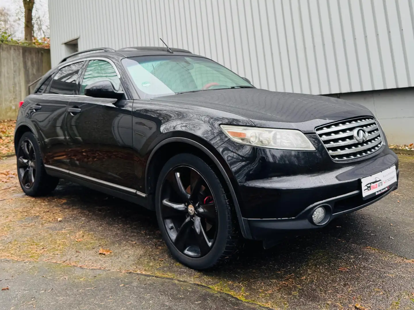 Infiniti FX Schwarz - 1