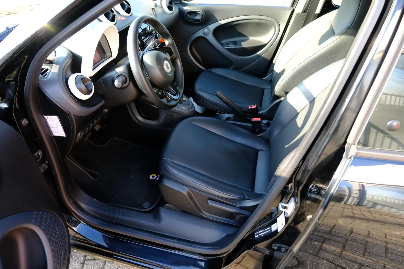 smart forFour Electric drive Business Solution 18 kWh 5-drs Clim Schwarz - 2