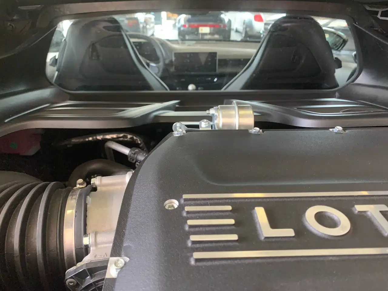 Lotus Emira снимка Lotus Emira