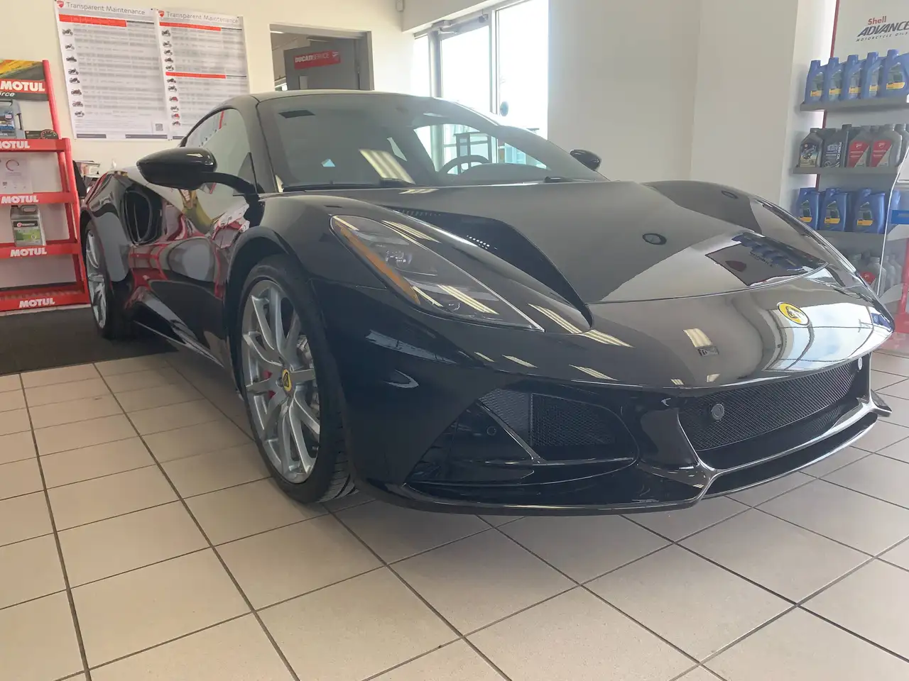 Lotus Emira снимка Lotus Emira