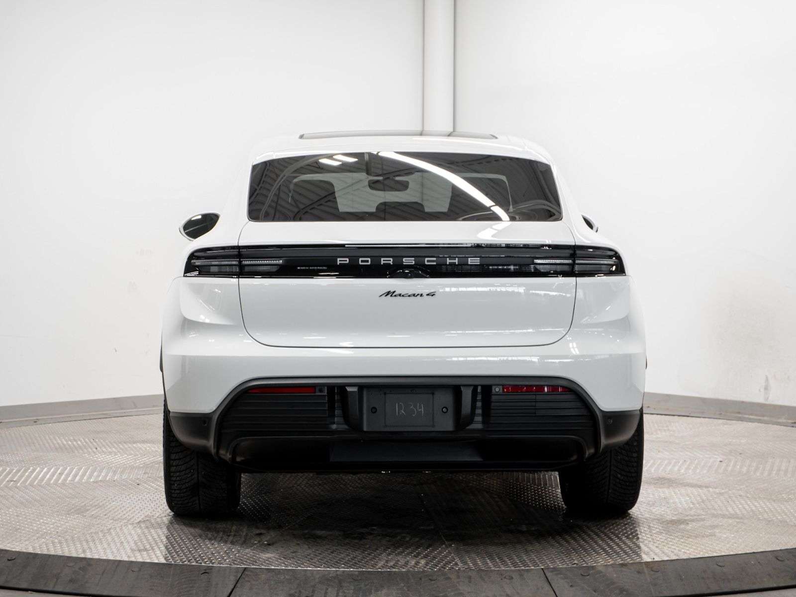 2025 Porsche Macan Electric 4 thumb 6