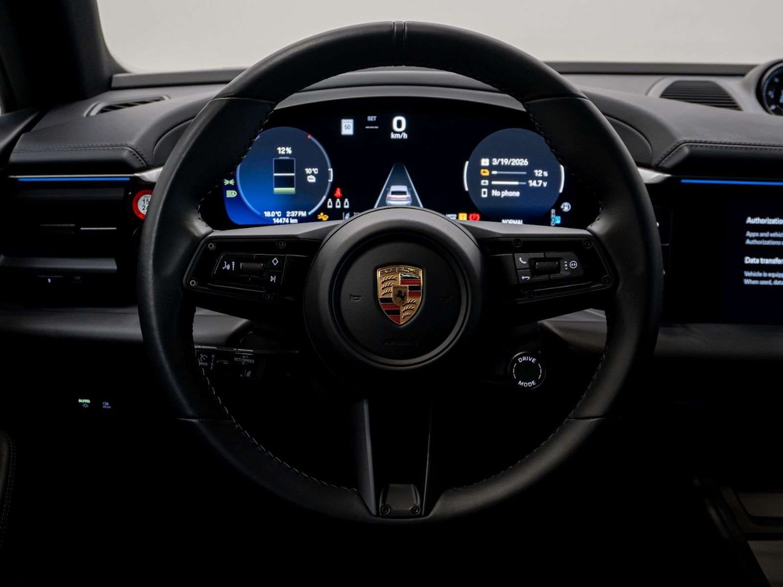 2025 Porsche Macan Electric 4 thumb 15
