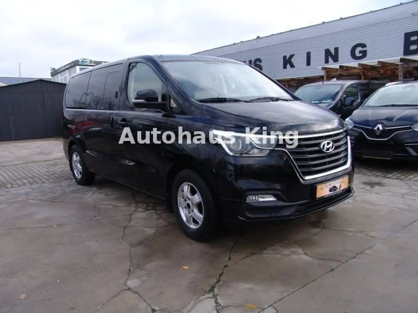 Hyundai H-1 Travel Trend -8Sit/NAVI/AUTOM/wenig KM Schwarz - 1