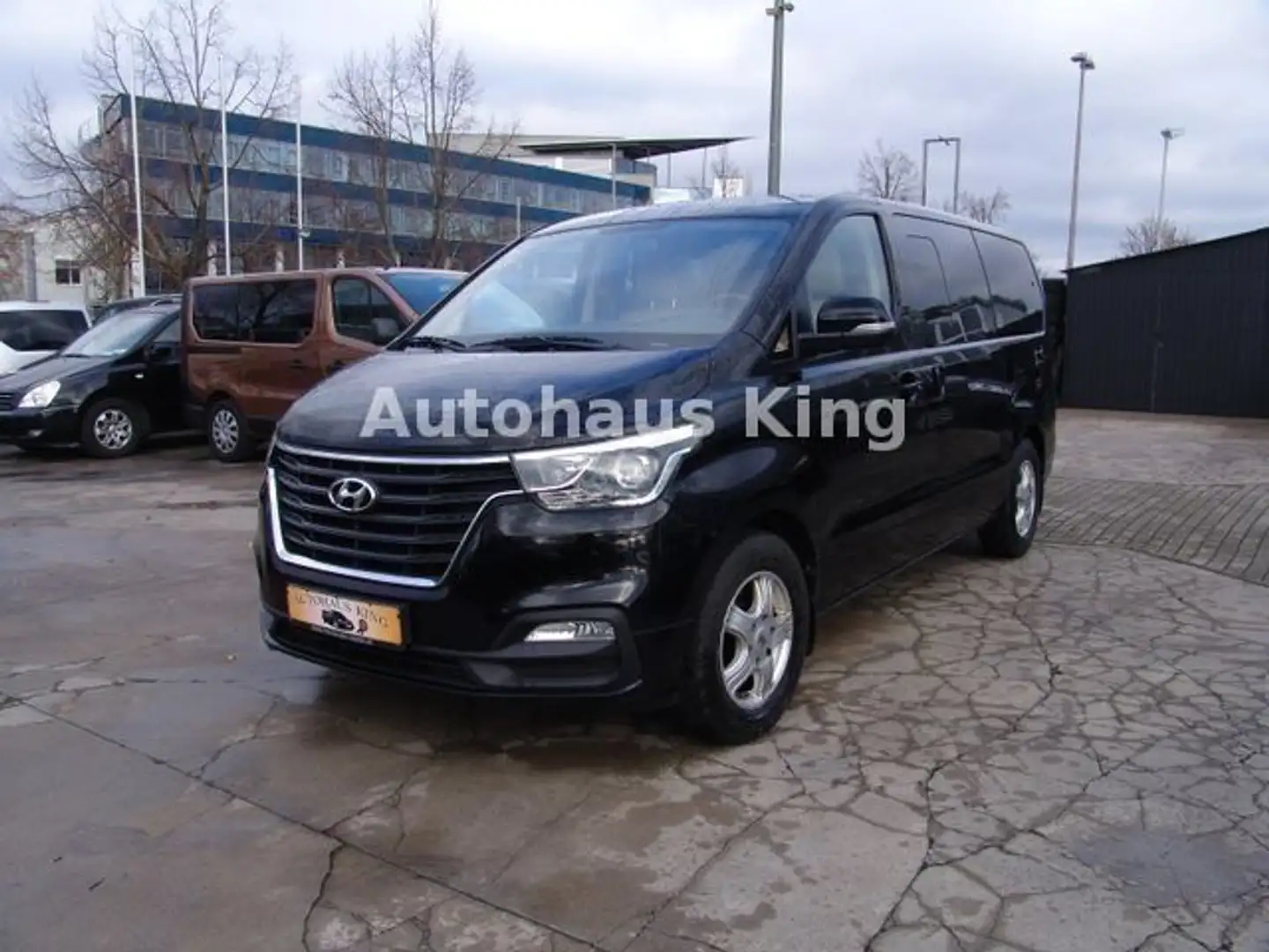 Hyundai H-1 Travel Trend -8Sit/NAVI/AUTOM/wenig KM Schwarz - 2