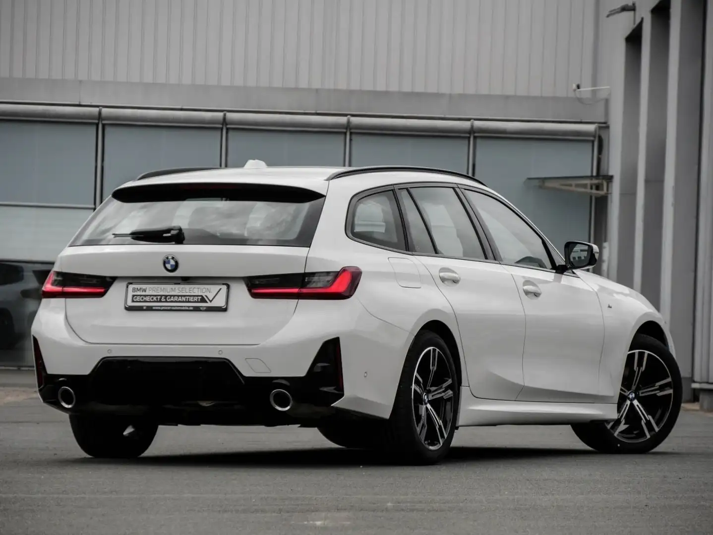 BMW 320 d xDrive M SPORT+AHK+HuD+DA+PA PLUS+SHZ Weiß - 2