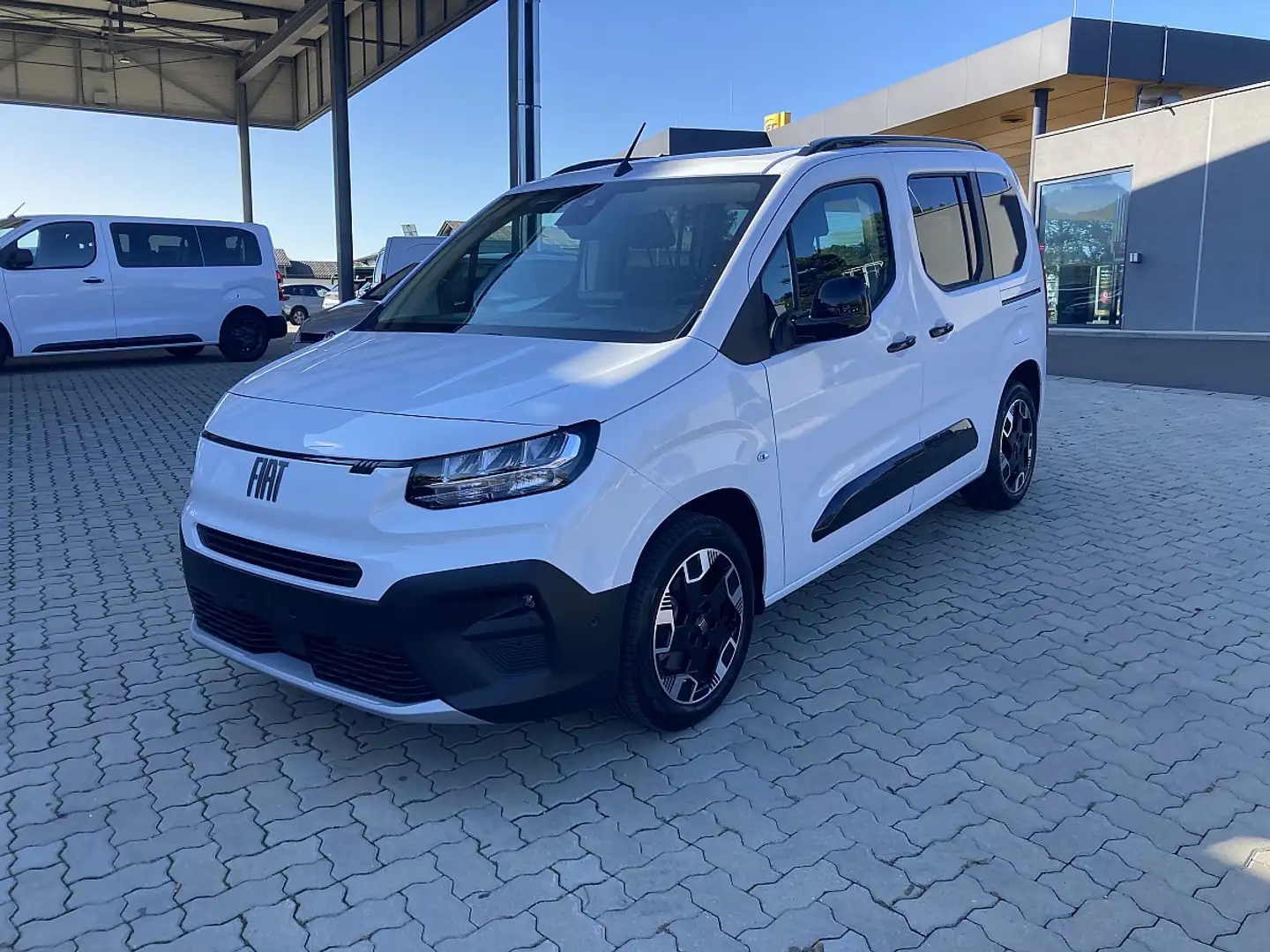 Fiat Doblo M BlueHDi 130 S&S 6-Gang-Manuell Weiß - 1