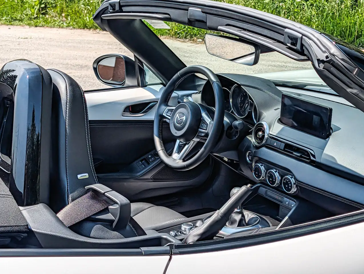 Mazda MX-5 Miata снимка Mazda MX-5 Miata