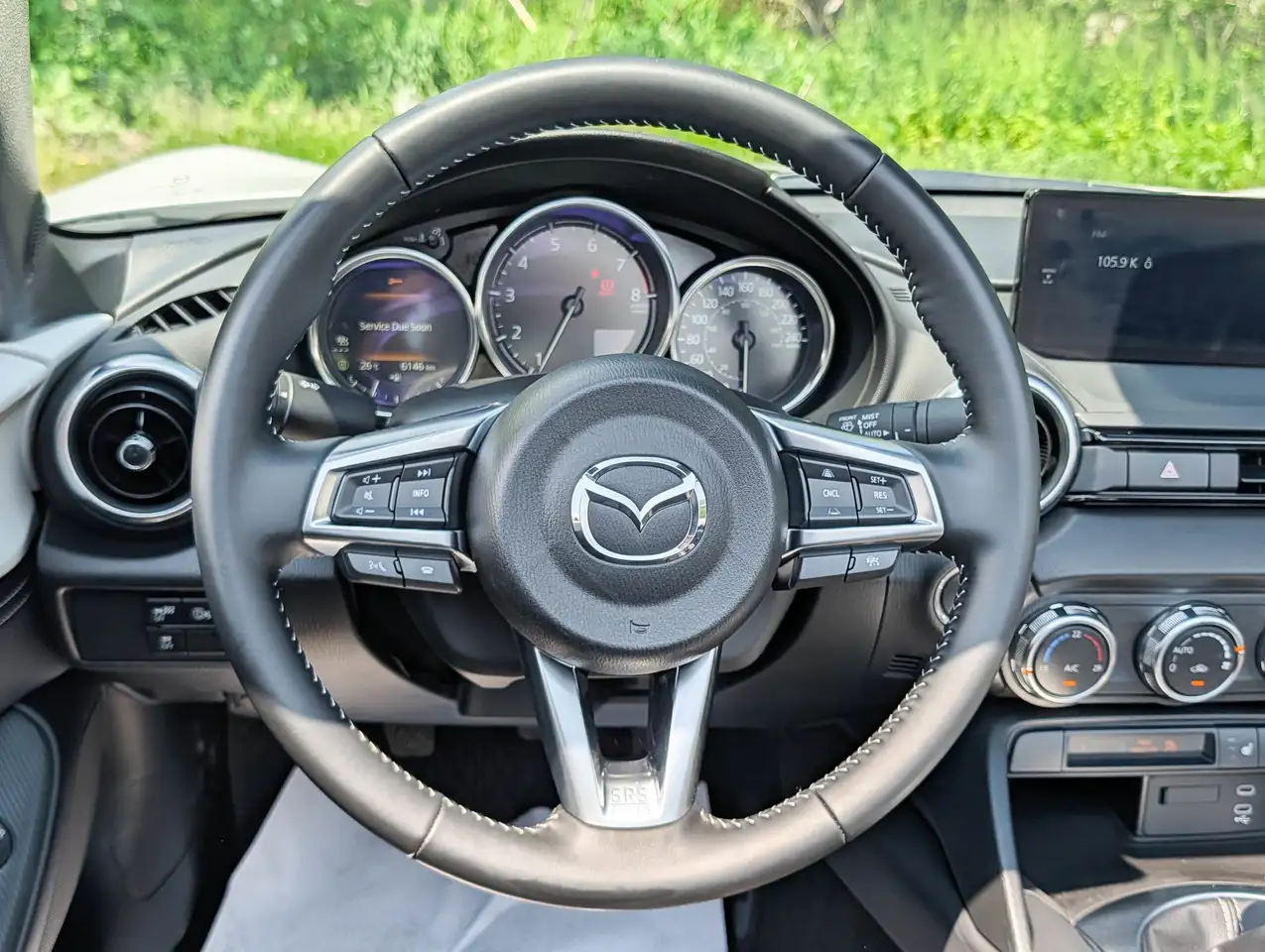 Mazda MX-5 Miata снимка Mazda MX-5 Miata