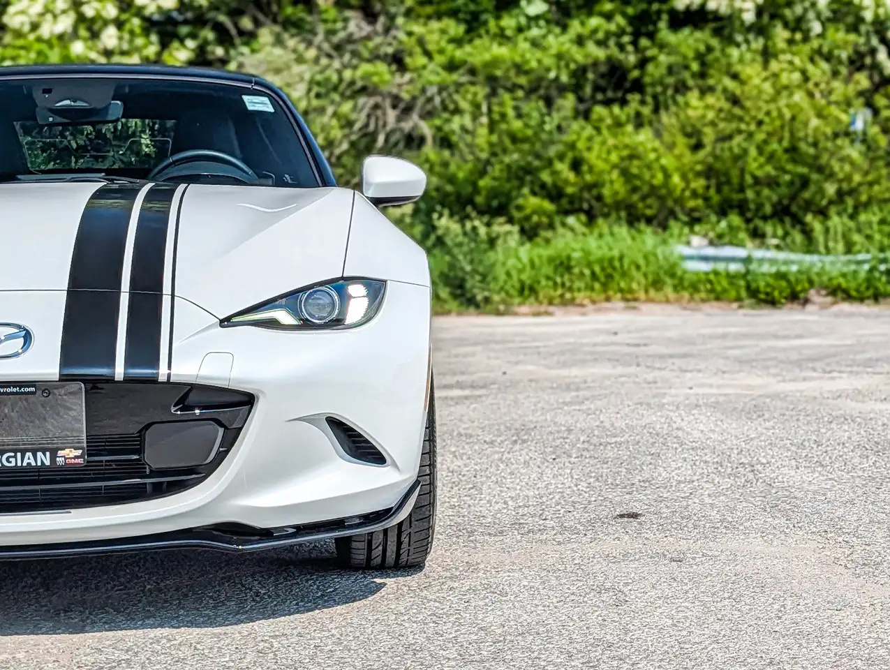 Mazda MX-5 Miata снимка Mazda MX-5 Miata