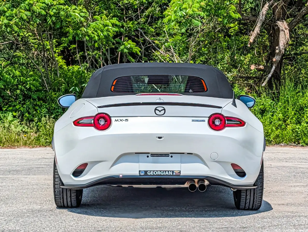Mazda MX-5 Miata снимка Mazda MX-5 Miata