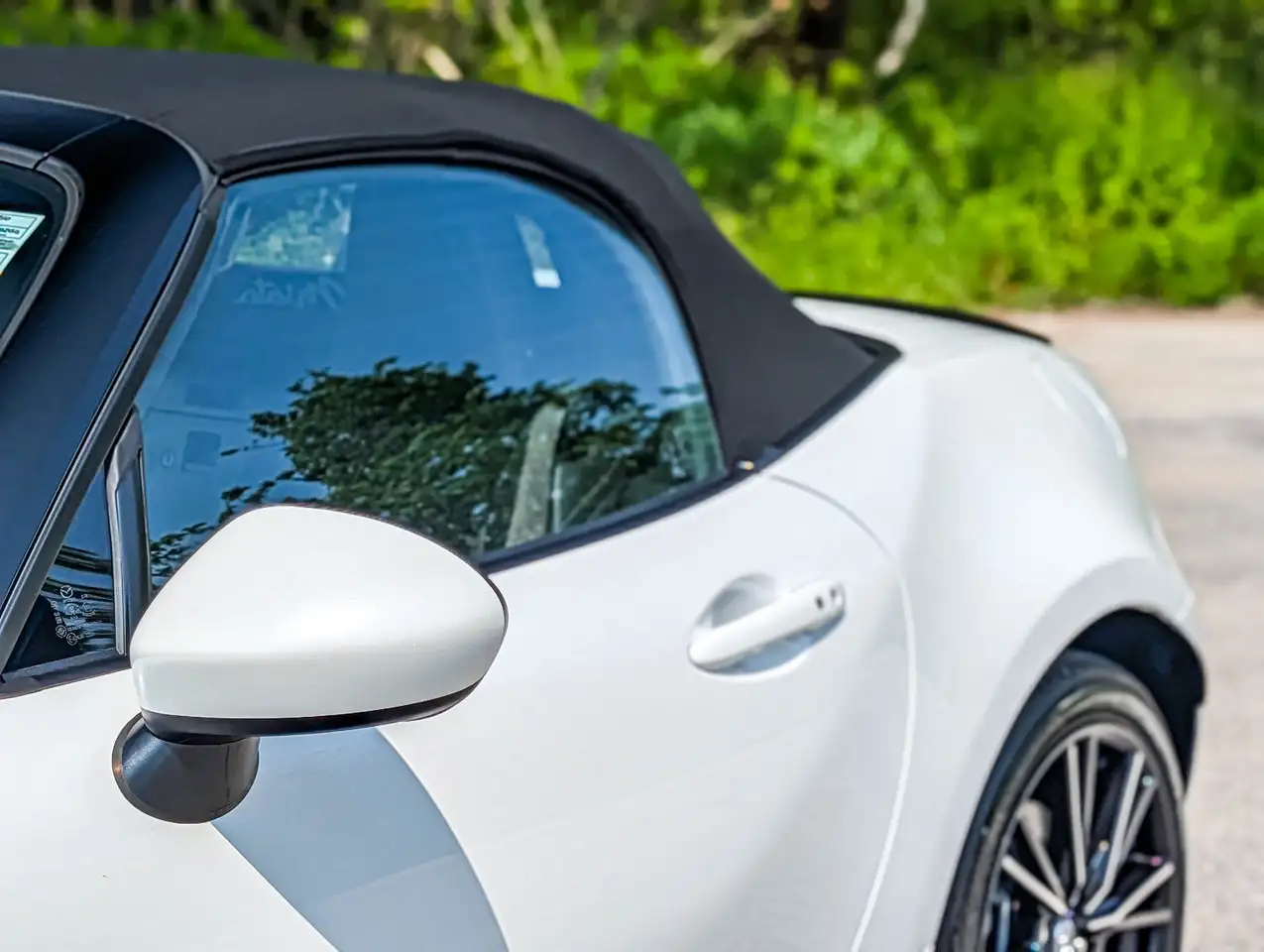 Mazda MX-5 Miata снимка Mazda MX-5 Miata