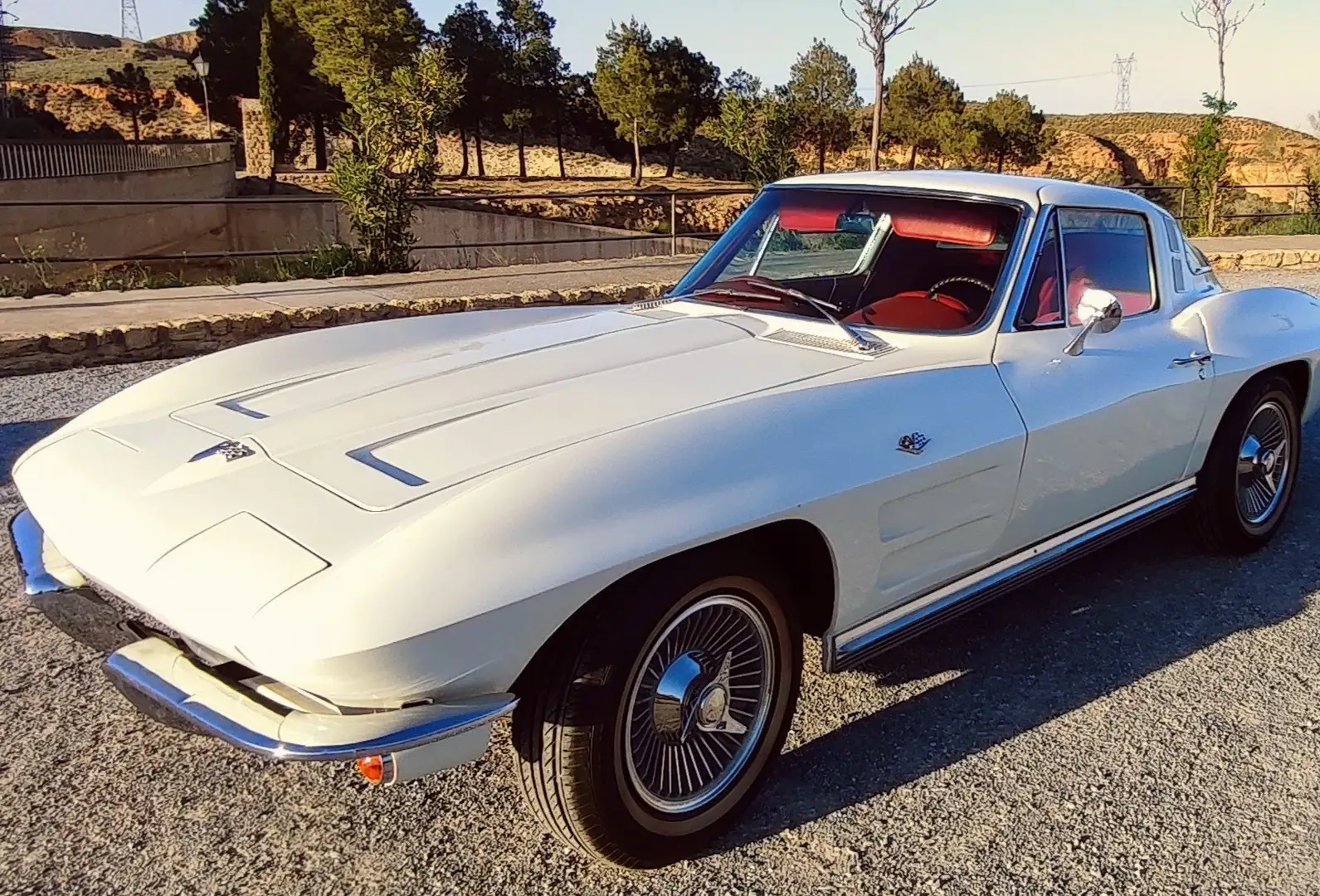 Oldtimer Chevrolet Corvette stingray Blanco - 2