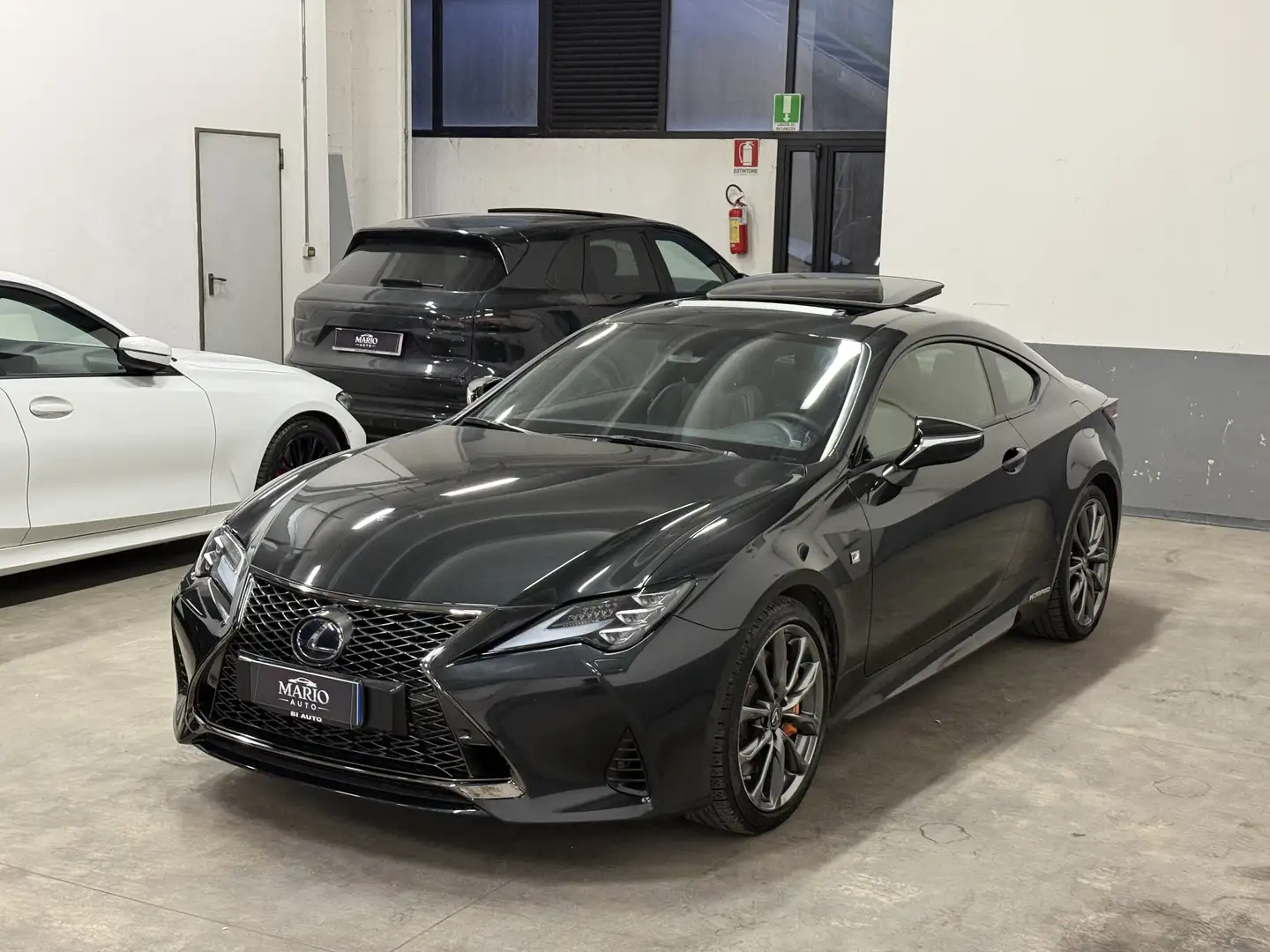 Lexus RC 300h RC 2020 2.5 F-Sport cvt Schwarz - 1