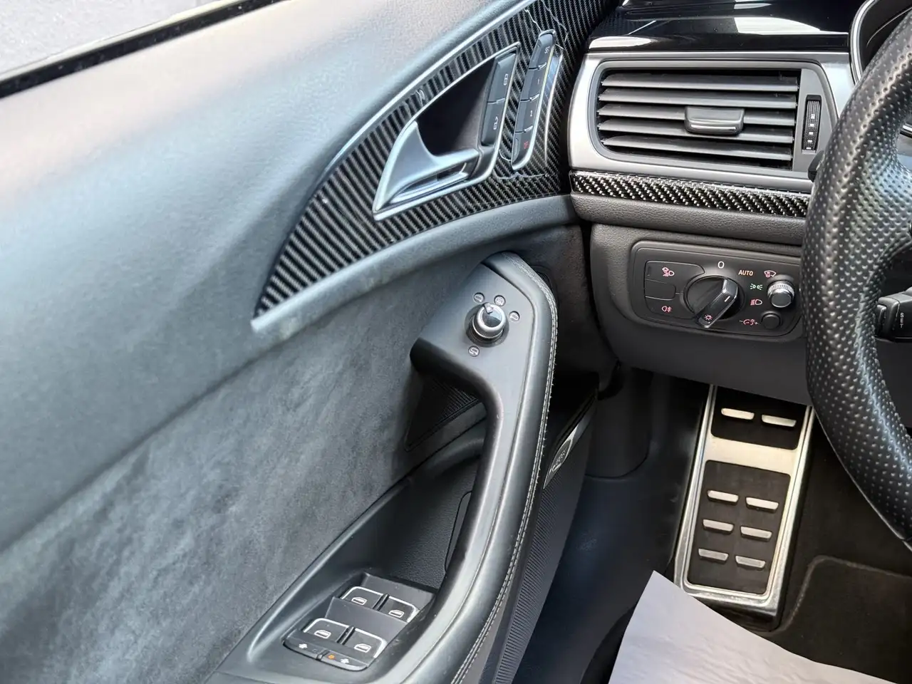 AUDI RS6 4.0 TFSI V8 QUATTRO 560ch - PACK DYNAMIC PLUS - CARBONE - HUD - CAMÉRA 360° - SIÈGES RS CUIR