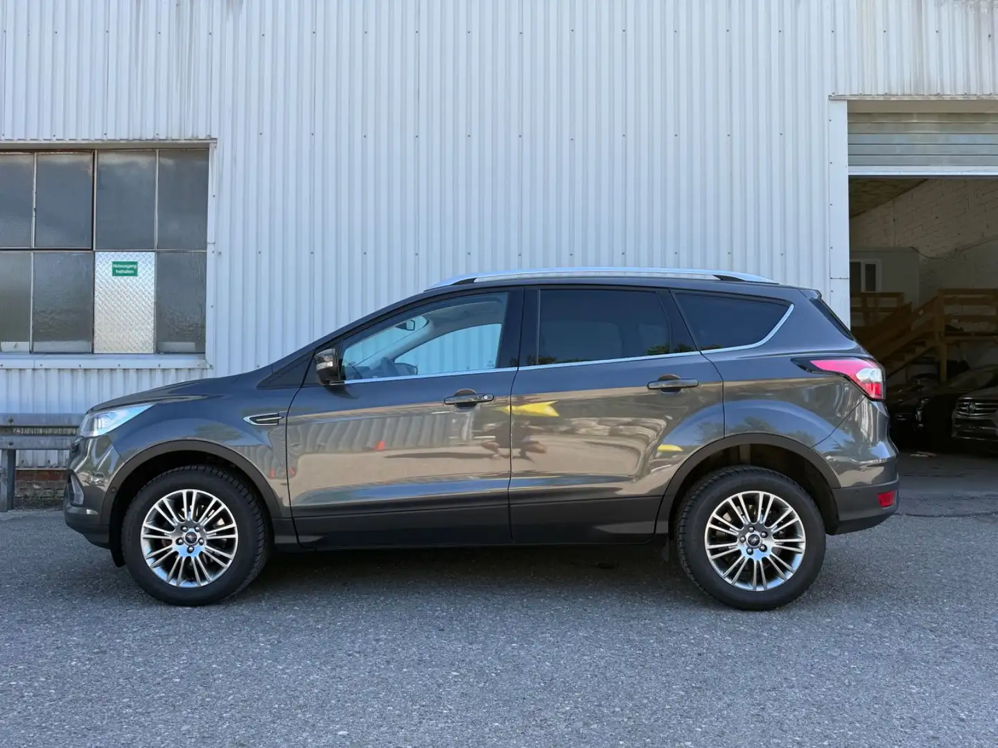 Ford Kuga Titanium*Navi*Kamera*Sony*1. Hand* Grau - 2