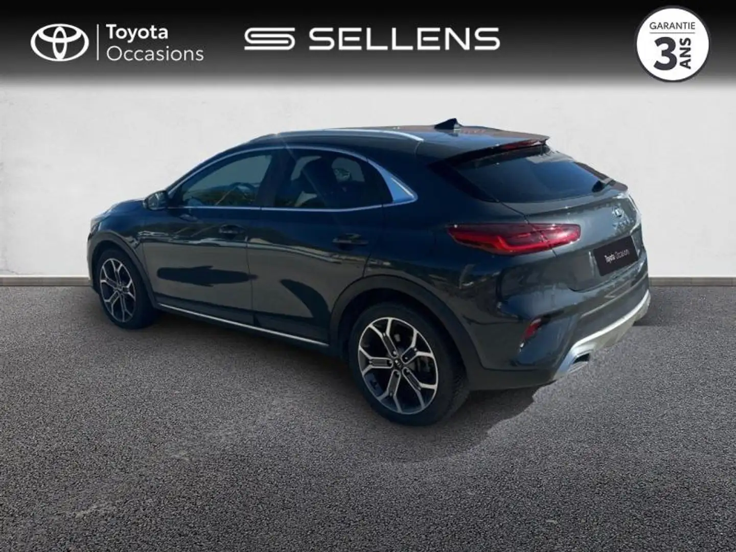 Kia Ceed / cee'd 1.5 T-GDI 160ch Design DCT7 MY22 Gris - 2