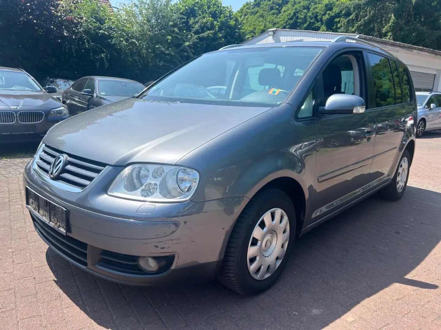 Volkswagen Touran Highline 1.9 TDI Grau - 1