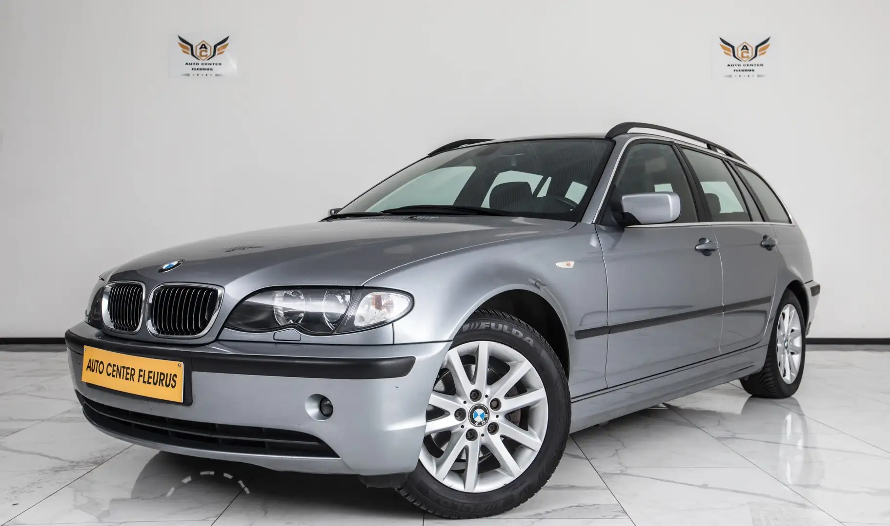 BMW 318 Touring 2.0L Diesel / Boite automatique Gris - 1