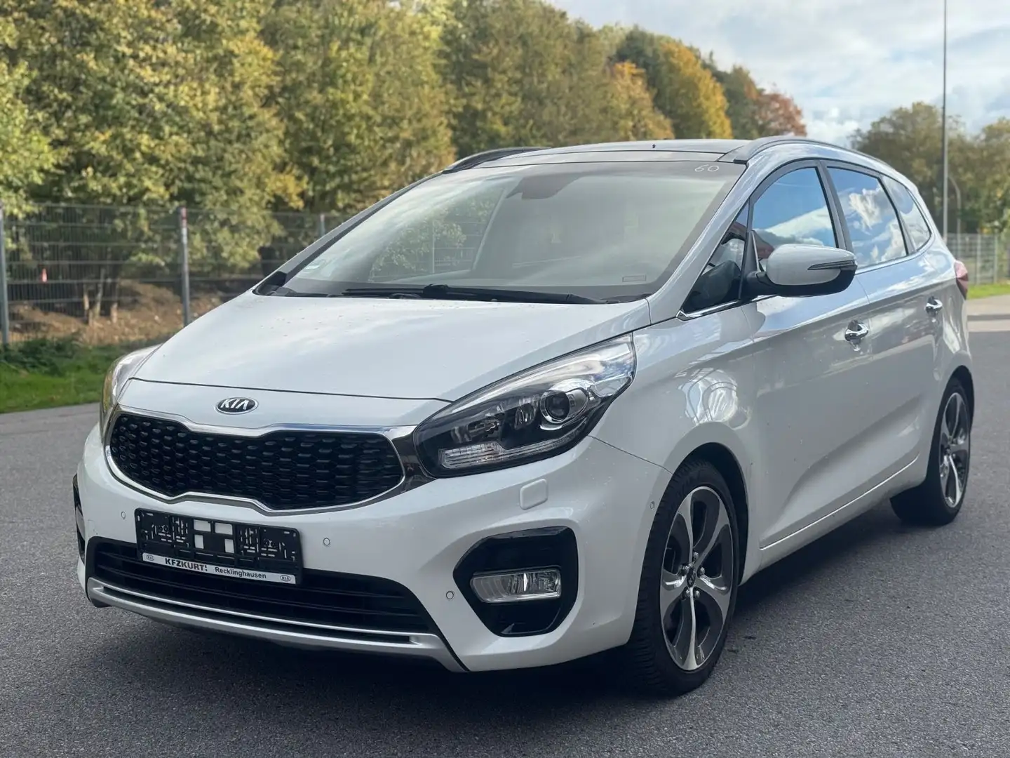 Kia Carens Spirit1.7 Leder Navi Pano 7sitzer**** Weiß - 1