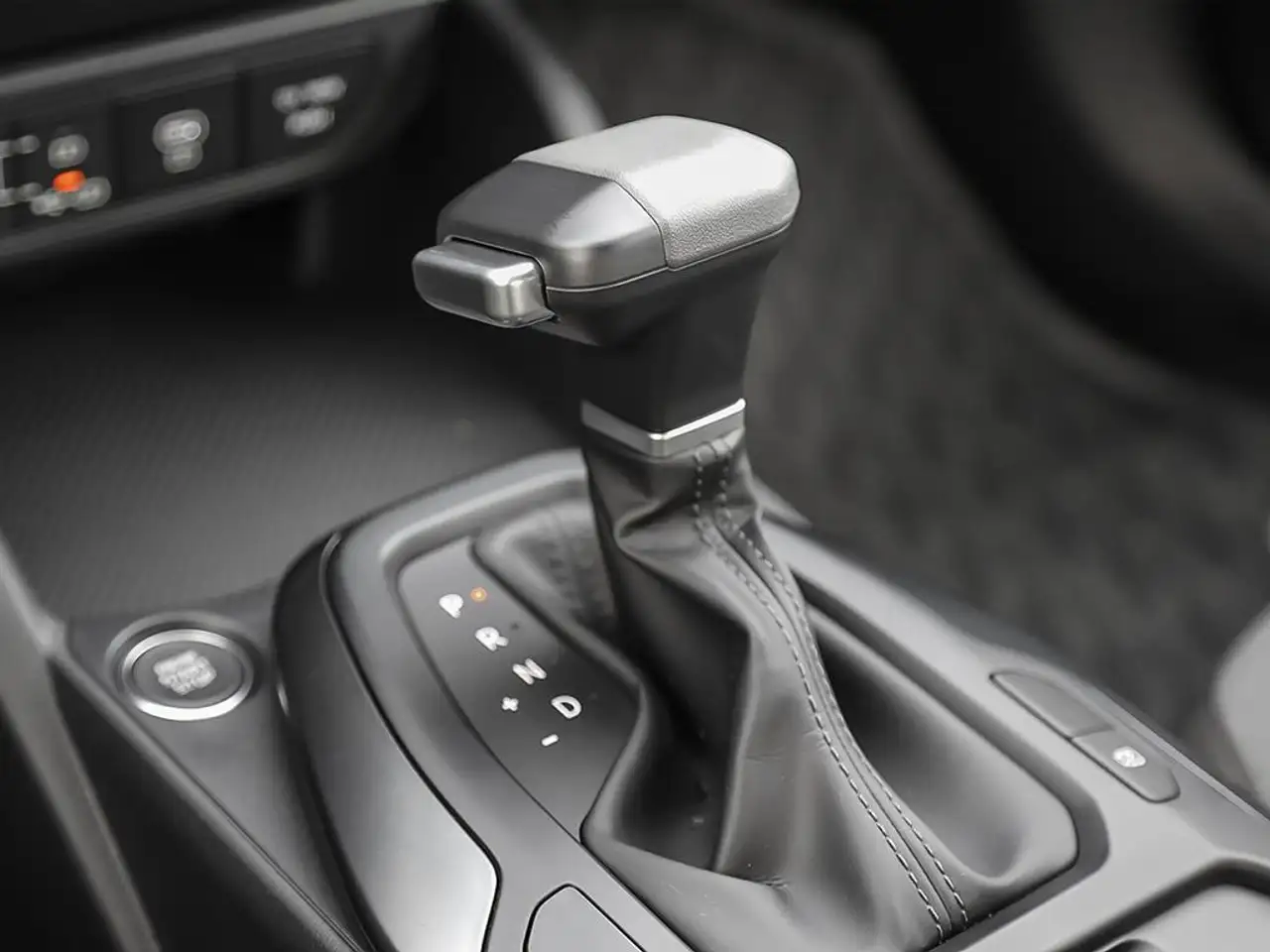 Kia K4 снимка Kia K4