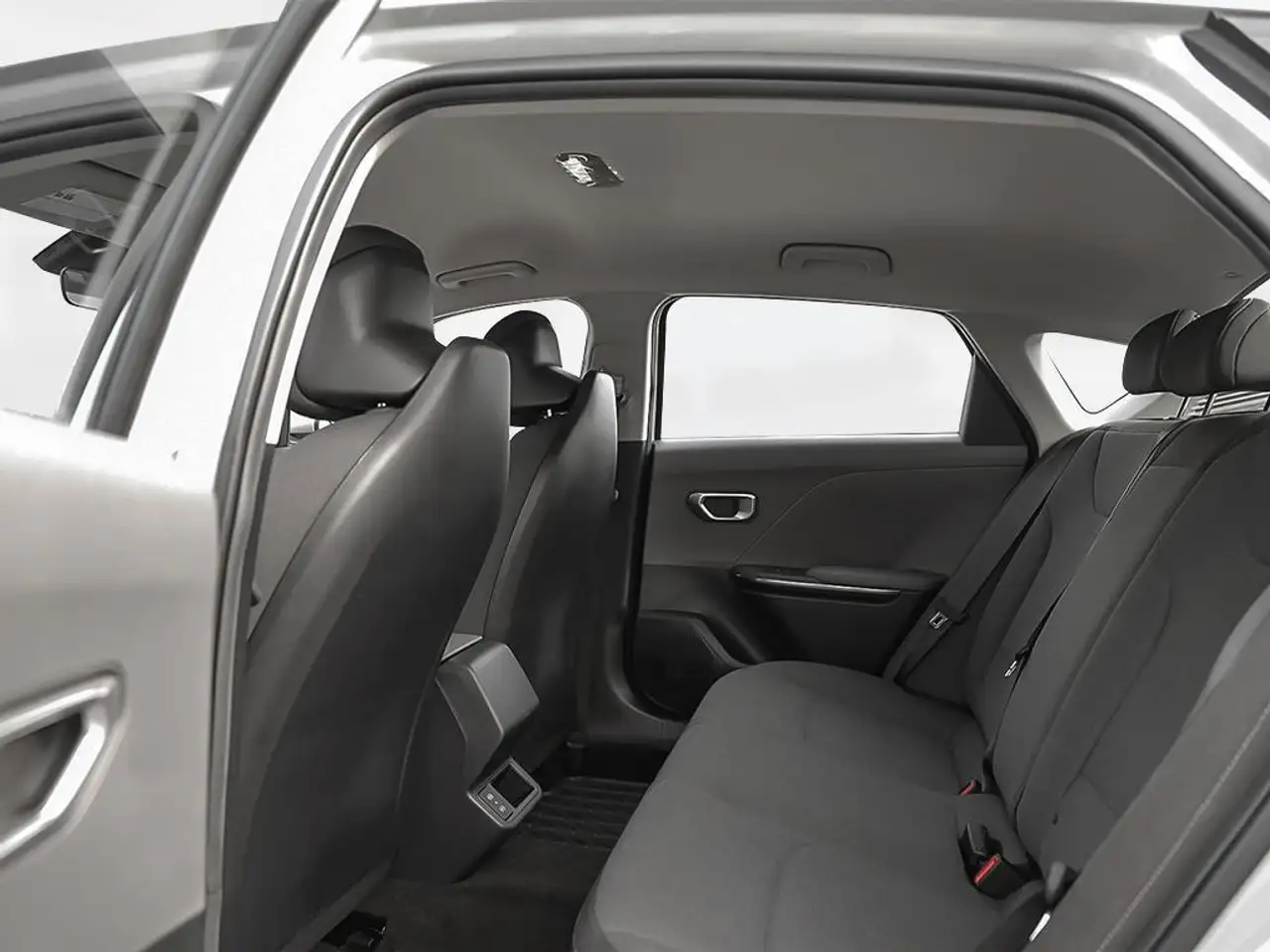 Kia K4 снимка Kia K4