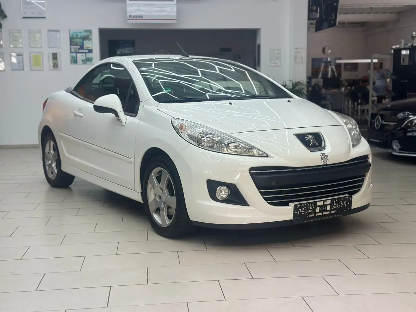 Peugeot 207 CC 1.6 16V Cabrio Klima Sitzhzg. Sportsitze PDC Le Blanc - 1
