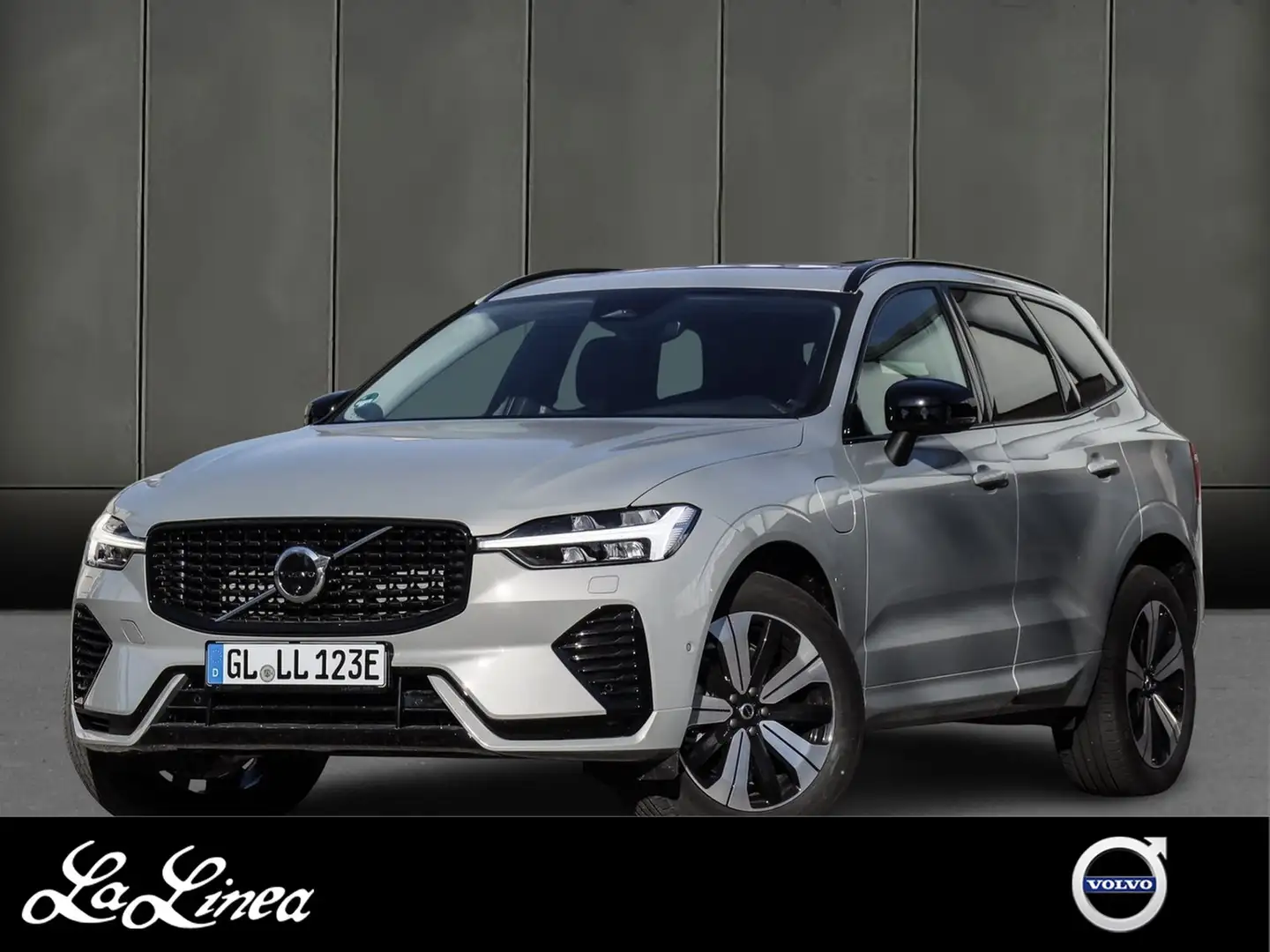 Volvo XC60 T6 Plus Dark Recharge Plug-In Hybrid AWD Gris - 1