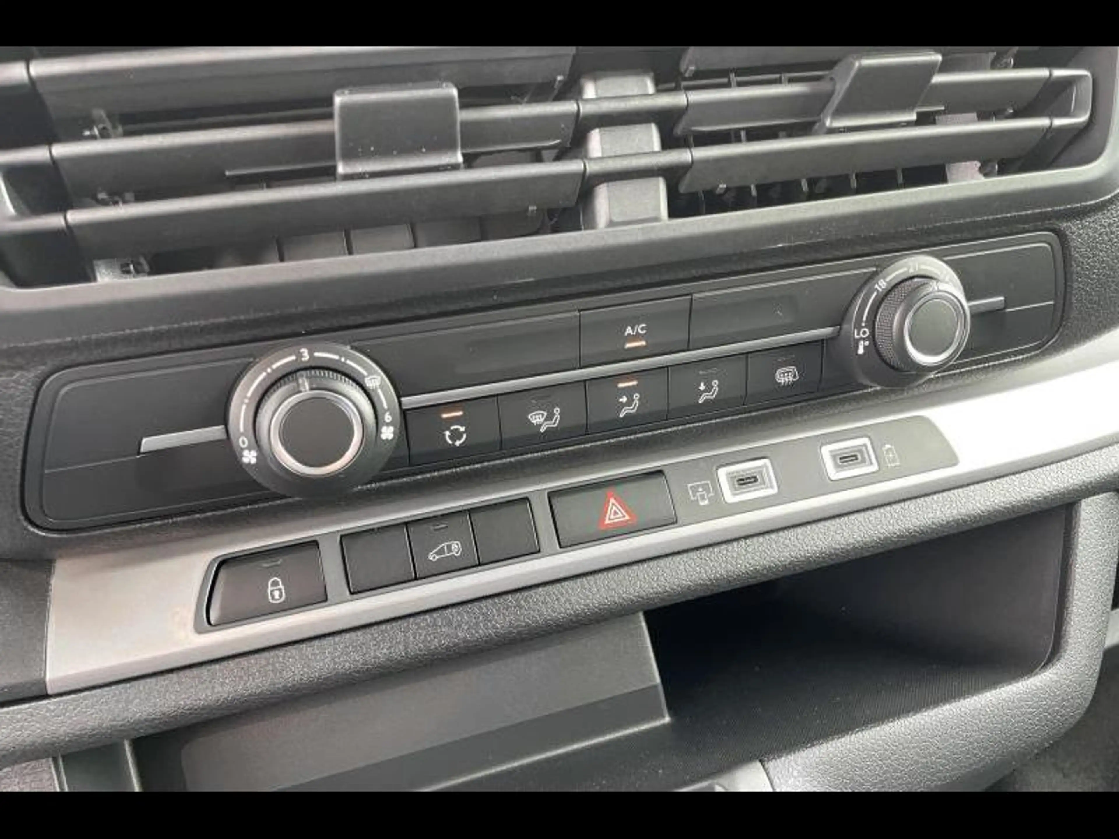 Peugeot Expert L2 -CAMERA-CARPLAY-TREKHAAK-EAT8 — photo 13