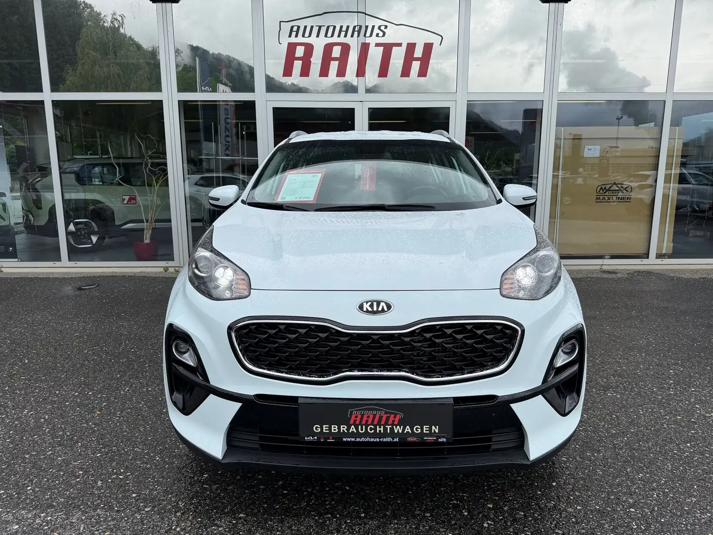 Kia Sportage 1,6 CRDI Silber 48V AWD Weiß - 2