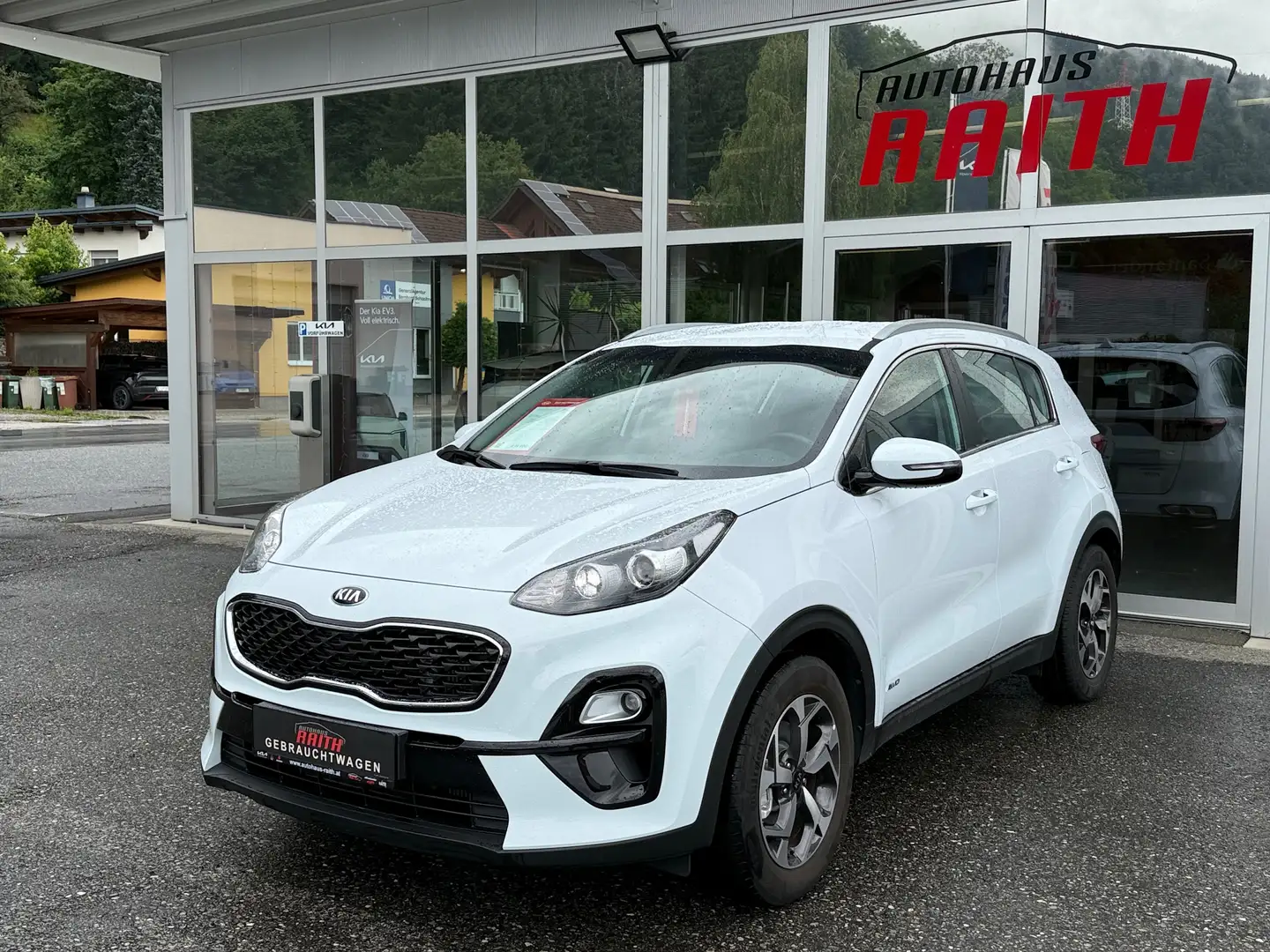 Kia Sportage 1,6 CRDI Silber 48V AWD Weiß - 1