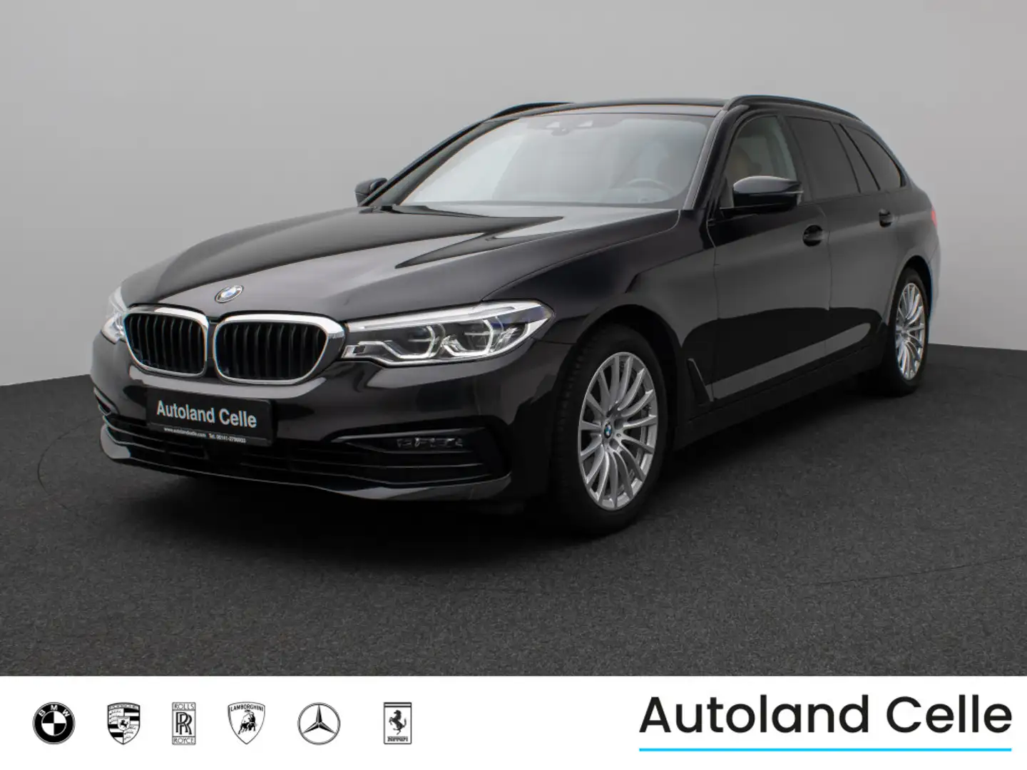 BMW 520 Sport Line Panorama Kamera HUD DAB HiFi AHK crna - 1