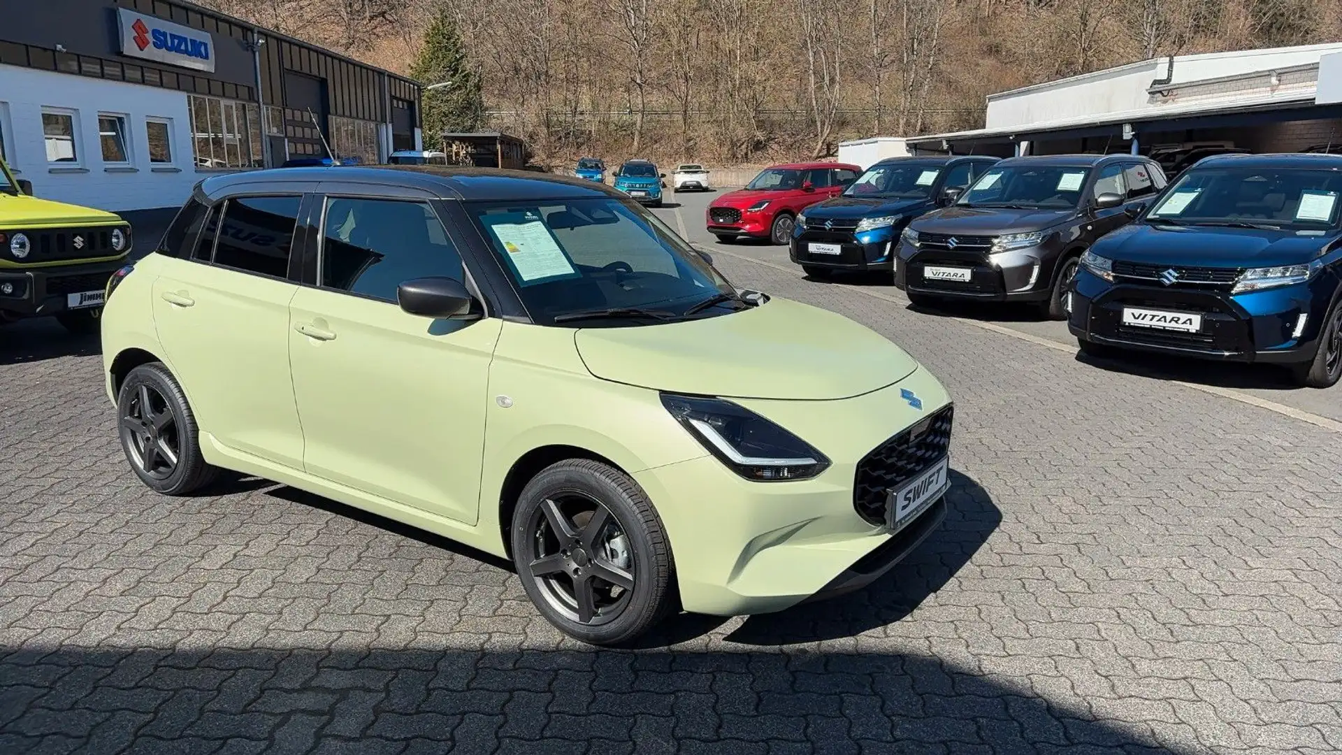 Suzuki Swift 1,2 4x2 Comfort Hybrid *5 Jahre Garantie* Gelb - 1