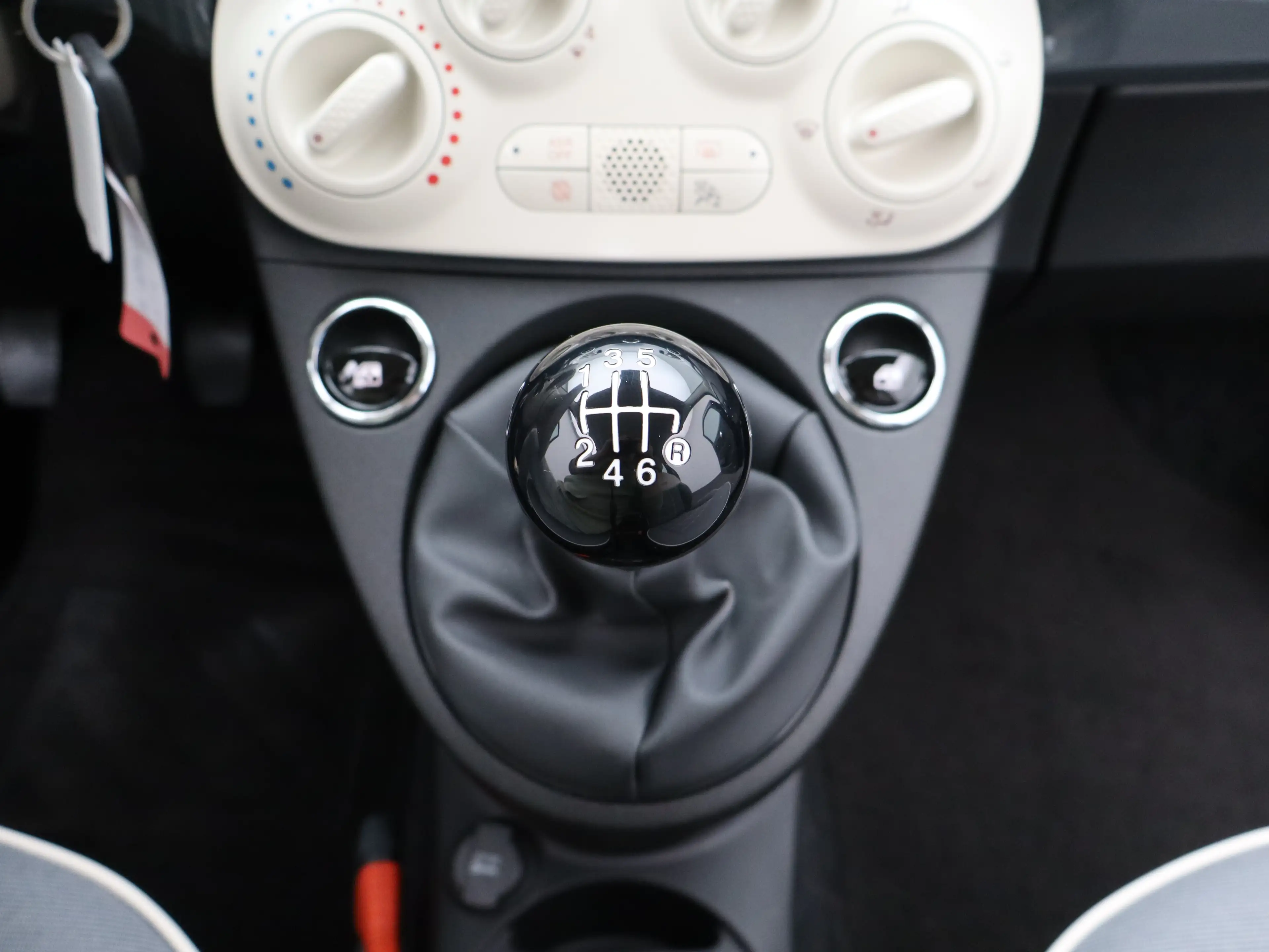 Fiat 500 1.0 Hybrid Lounge Navi | lichtmetalen velgen 15'' — photo 8