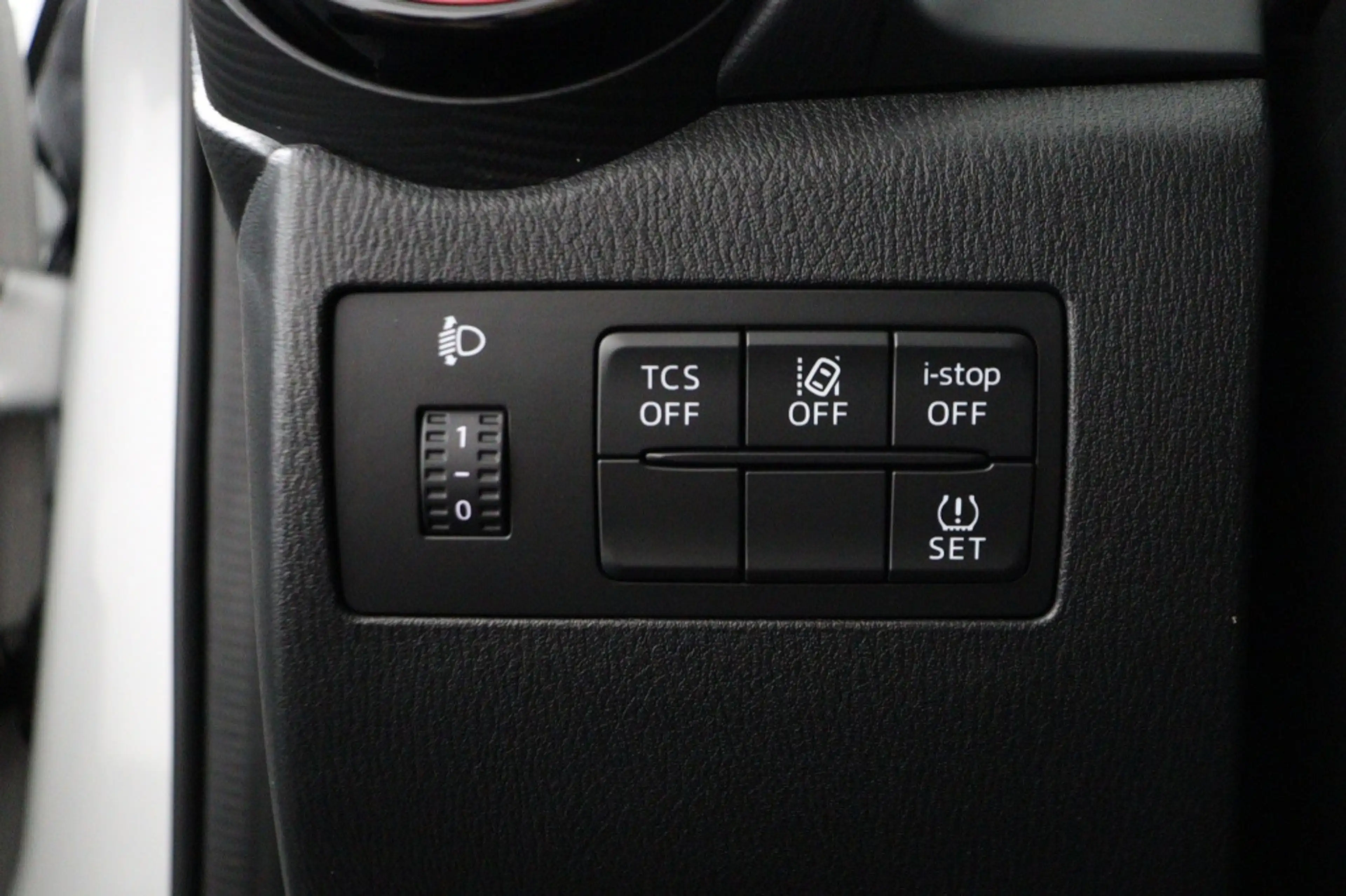 Mazda CX-3 2.0 SKYACTIV-G 120 DYNAMIC — photo 30