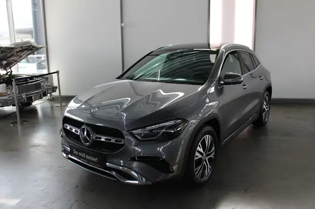 Mercedes-Benz GLA 200 Progressive LED Panorama el. Heckklappe
