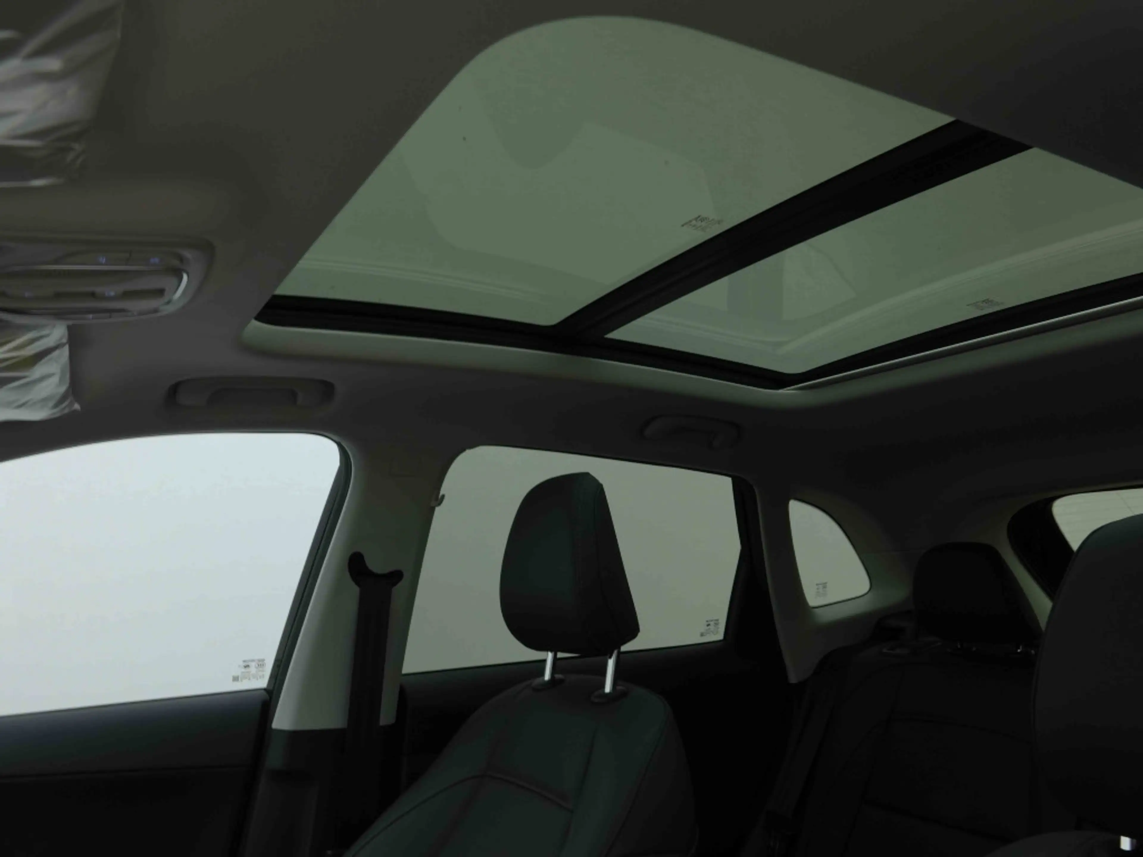 MG ZS Hybrid+ 194 Luxury | Pano | Leather | 360Cam | GPS | Heated Seats | ALU18 — photo 9