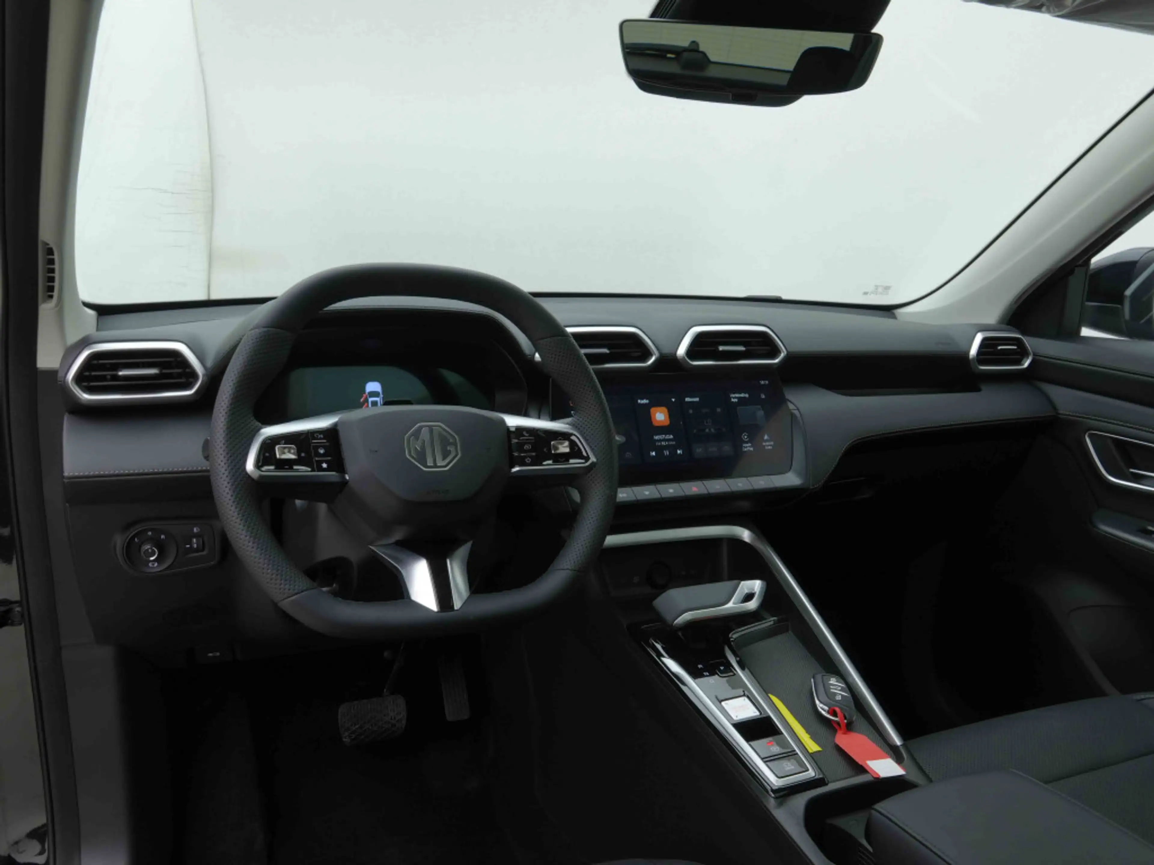 MG ZS Hybrid+ 194 Luxury | Pano | Leather | 360Cam | GPS | Heated Seats | ALU18 — photo 8