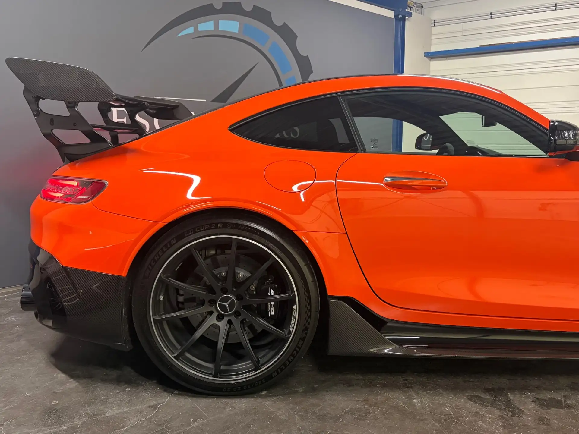 벤츠 AMG GT C 2022 주황 사진 3