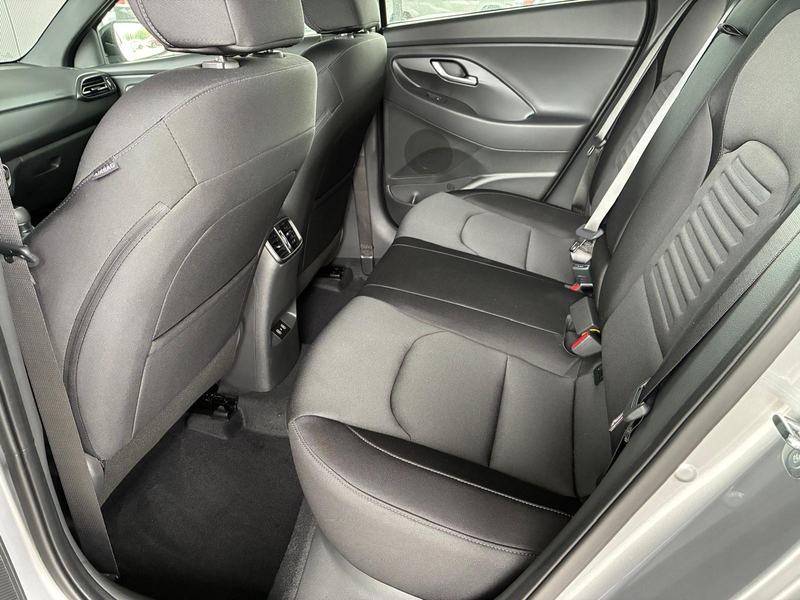 Hyundai i30 Kombi Comfort Plus 1.0 TGDI DCT / Navi Sitz + L... — photo 6