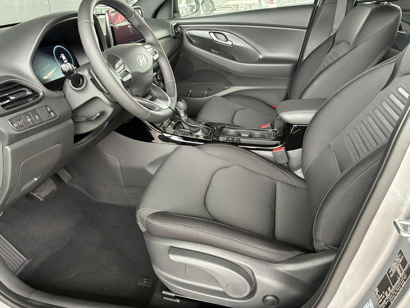 Hyundai i30 Kombi Comfort Plus 1.0 TGDI DCT / Navi Sitz + L... — photo 5