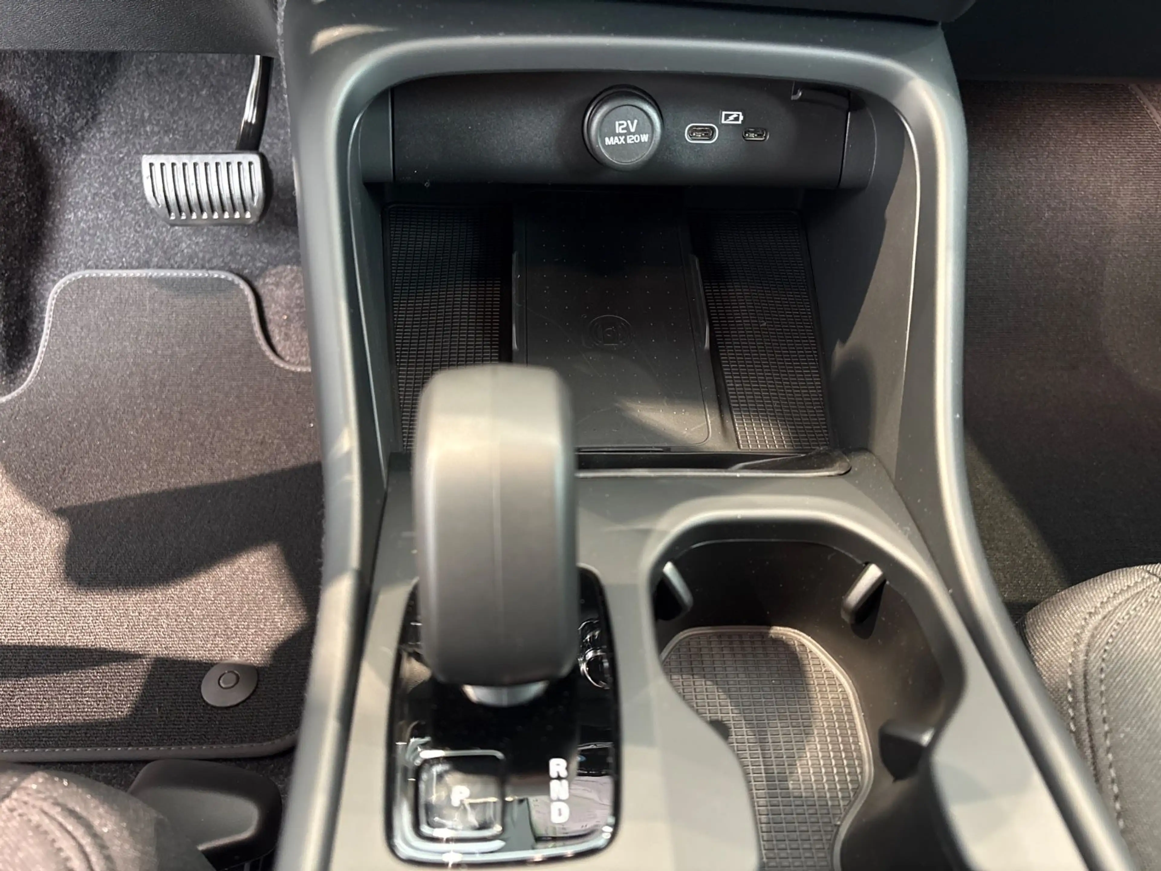 Volvo EX40 CORE SINGLE MOTOR-360-PRIVACY-PILOTASSIST — photo 15