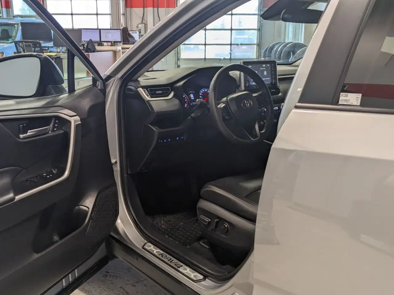 Toyota RAV 4 снимка Toyota RAV 4